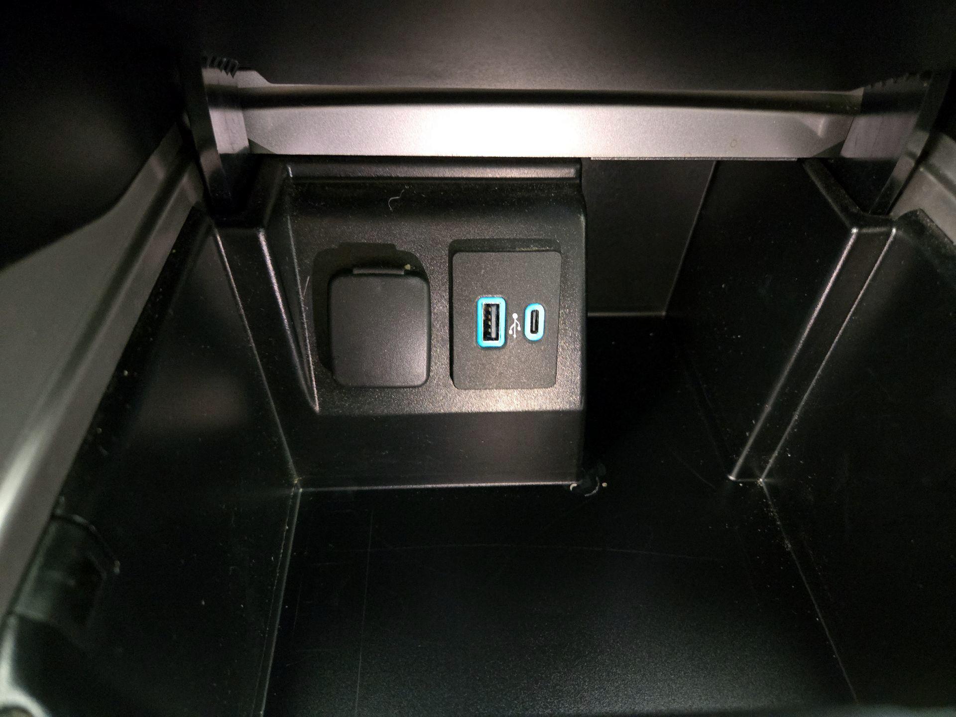 Thumbnail: 2020 Ford Explorer - 19