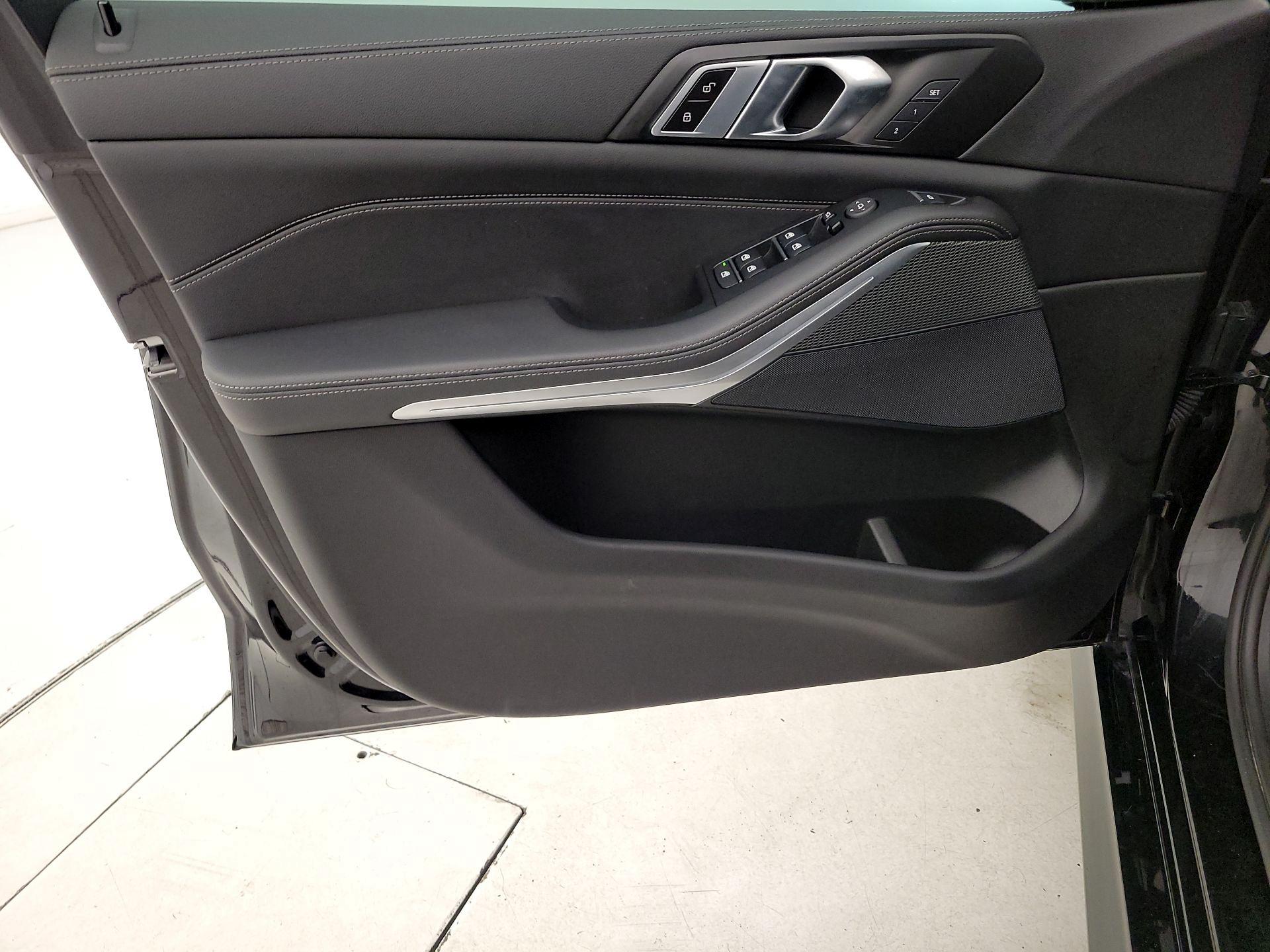 Thumbnail: 2022 BMW X5 - 12