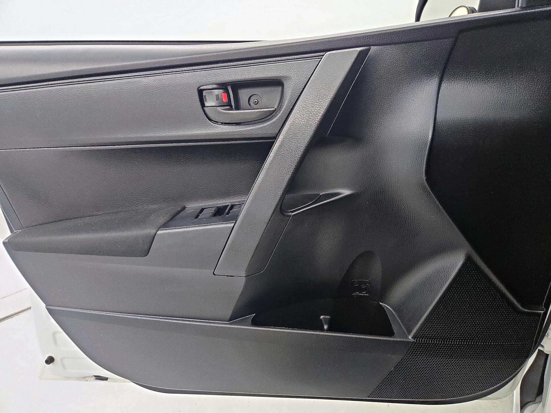 Thumbnail: 2018 Toyota Corolla - 12