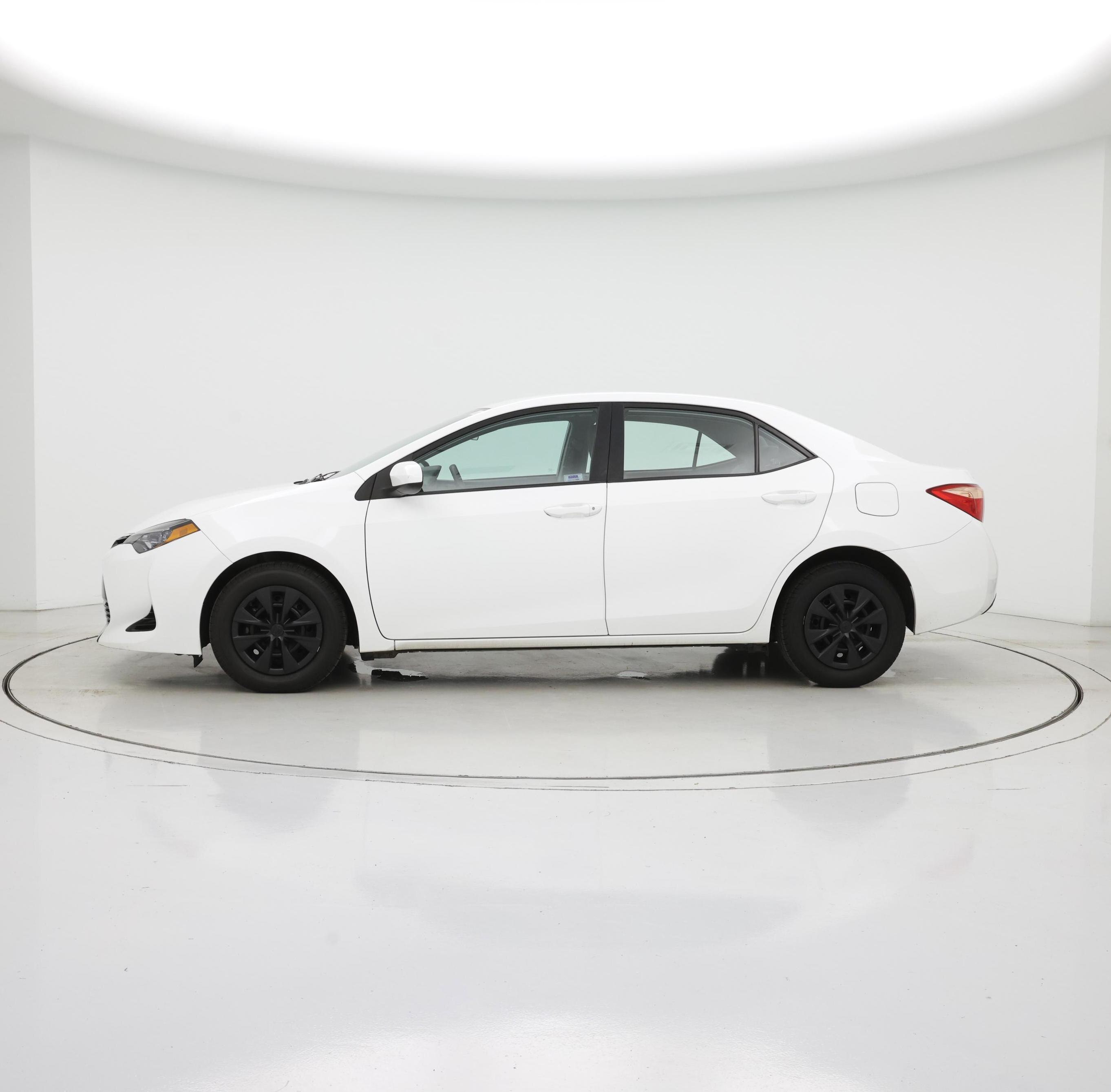 Thumbnail: 2018 Toyota Corolla - 3