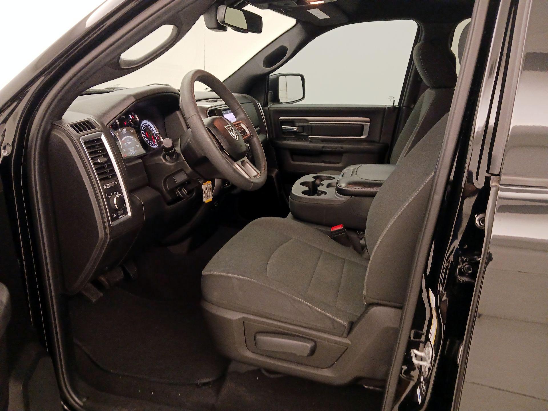 Thumbnail: 2022 RAM 1500 Classic - 11