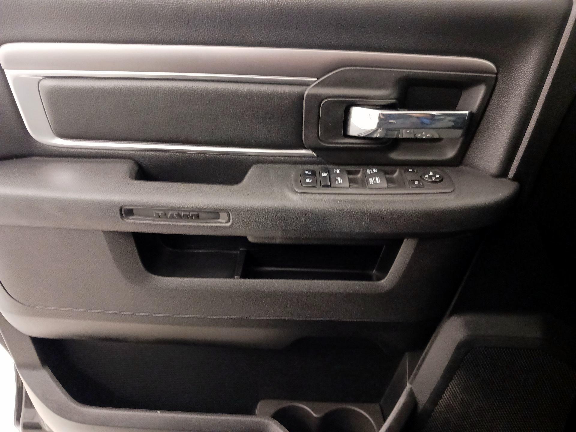 Thumbnail: 2022 RAM 1500 Classic - 12