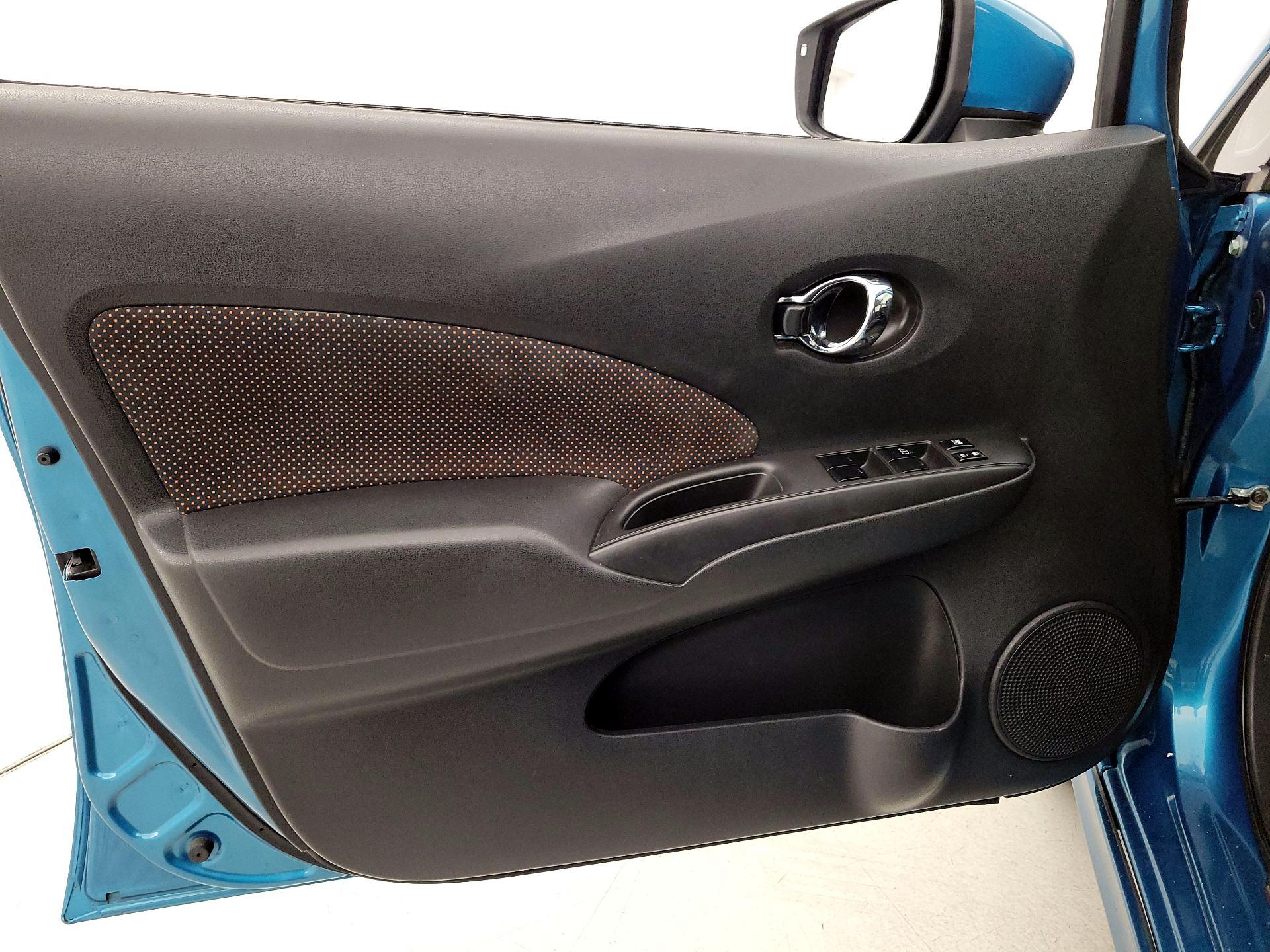 Thumbnail: 2015 Nissan Versa Note - 12