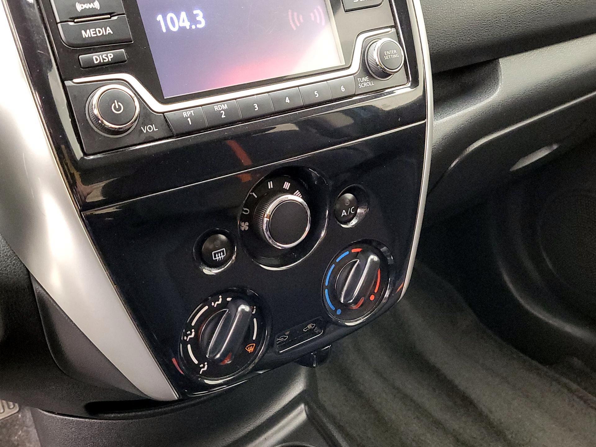 Thumbnail: 2015 Nissan Versa Note - 16