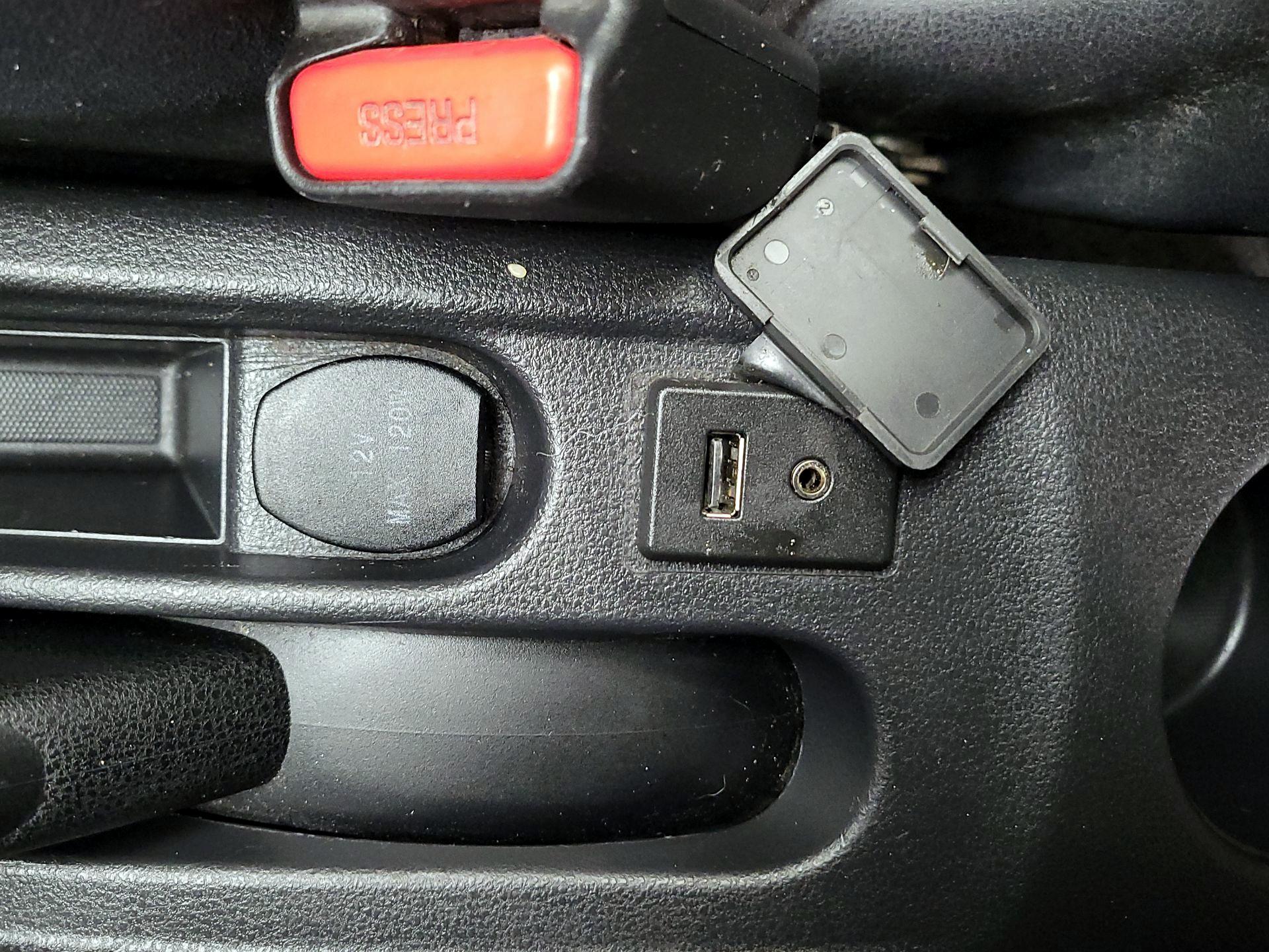 Thumbnail: 2015 Nissan Versa Note - 18