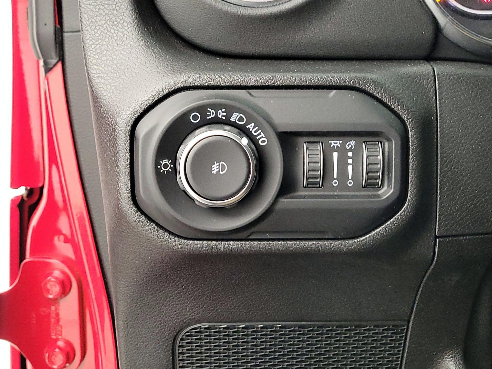 Thumbnail: 2019 Jeep Wrangler - 13