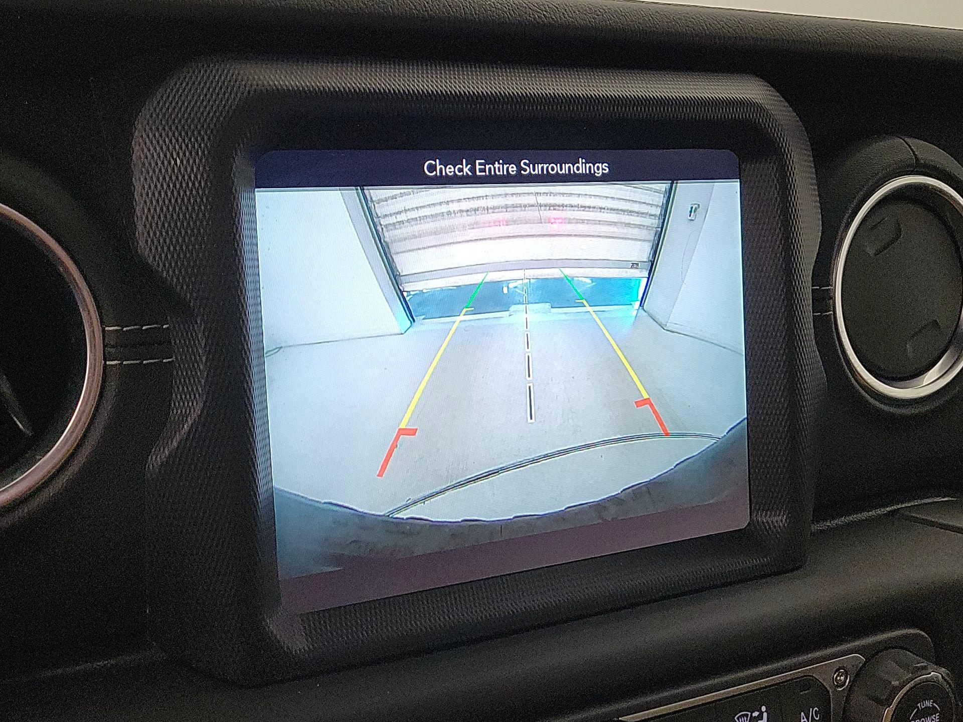 Thumbnail: 2019 Jeep Wrangler - 15