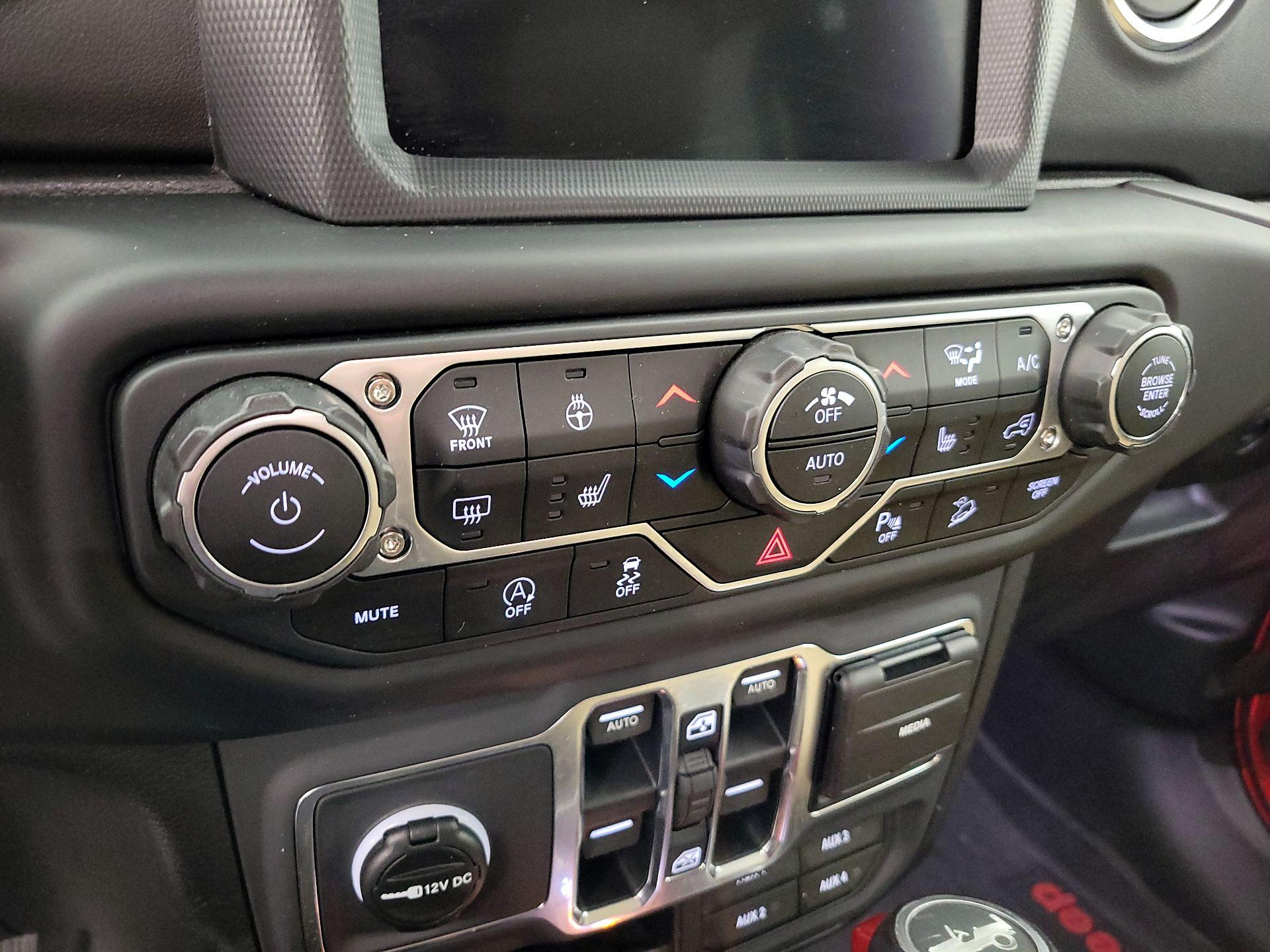 Thumbnail: 2019 Jeep Wrangler - 17