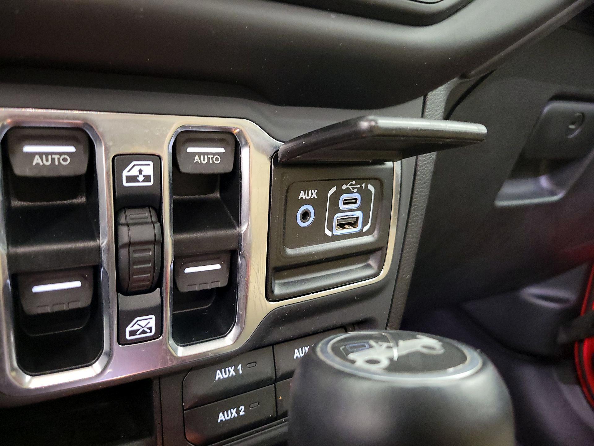 Thumbnail: 2019 Jeep Wrangler - 19