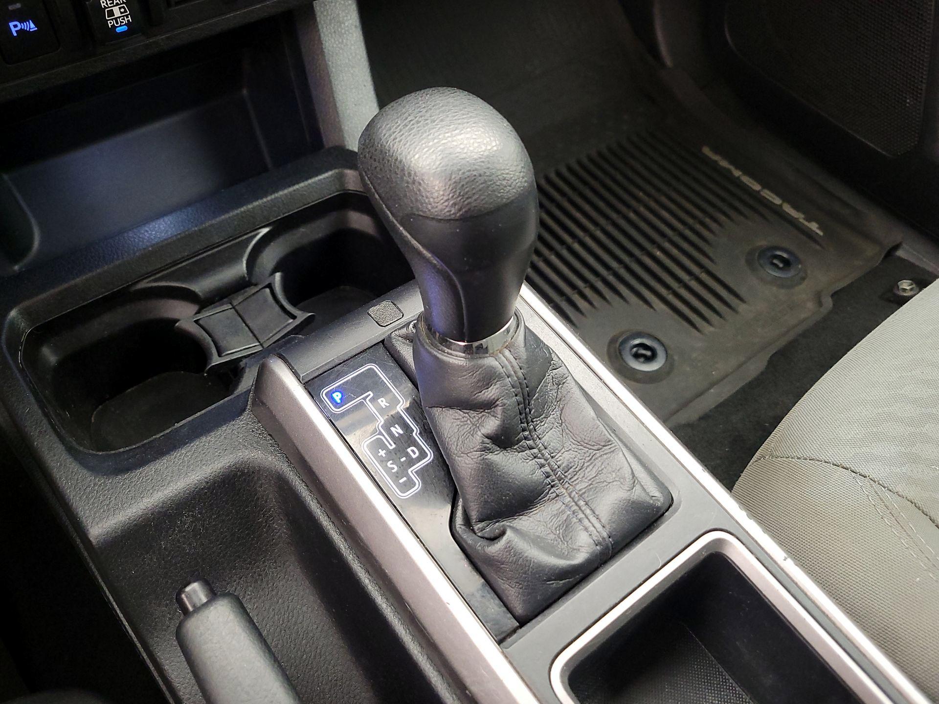 Thumbnail: 2020 Toyota Tacoma - 18