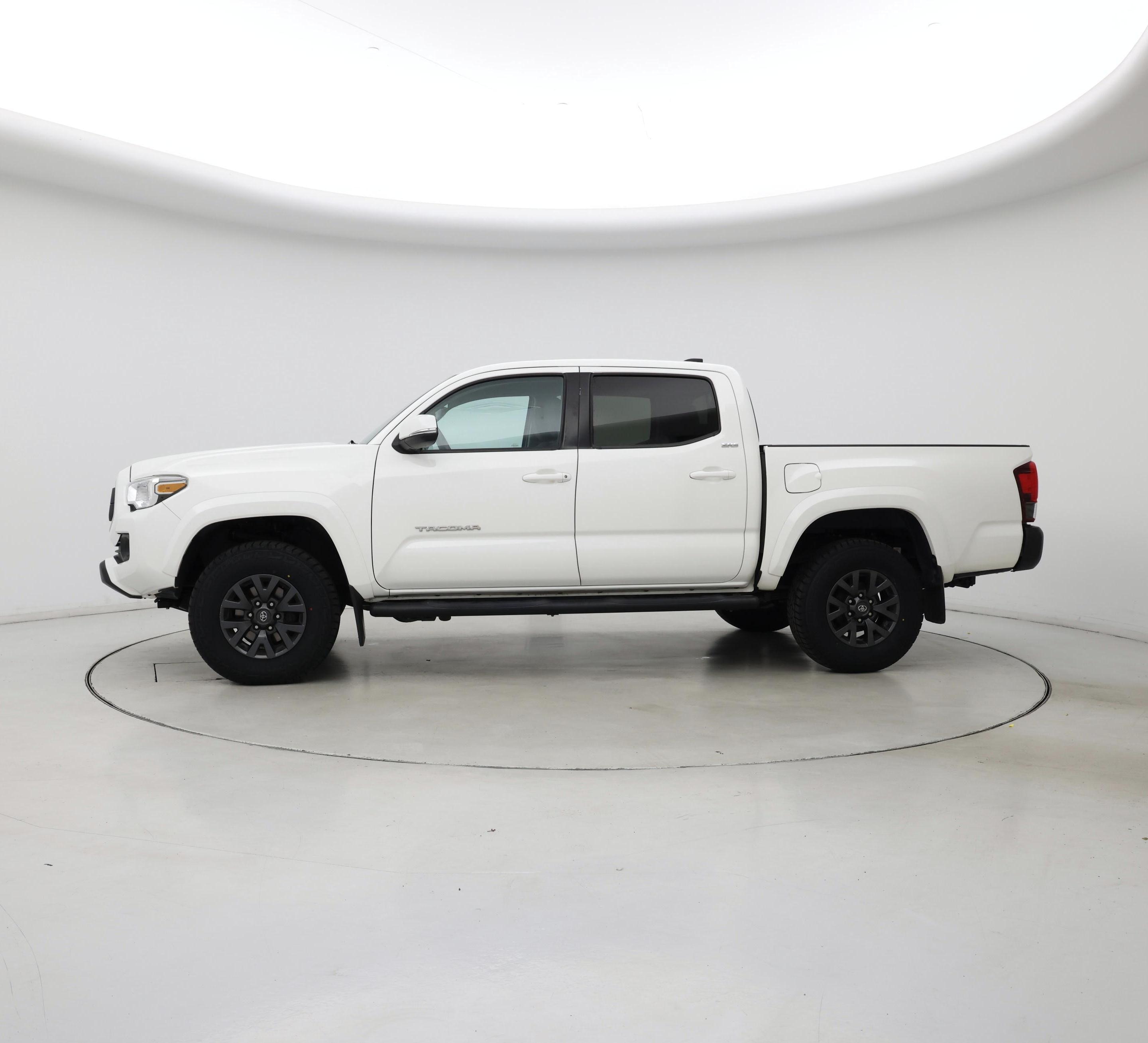 Thumbnail: 2020 Toyota Tacoma - 3