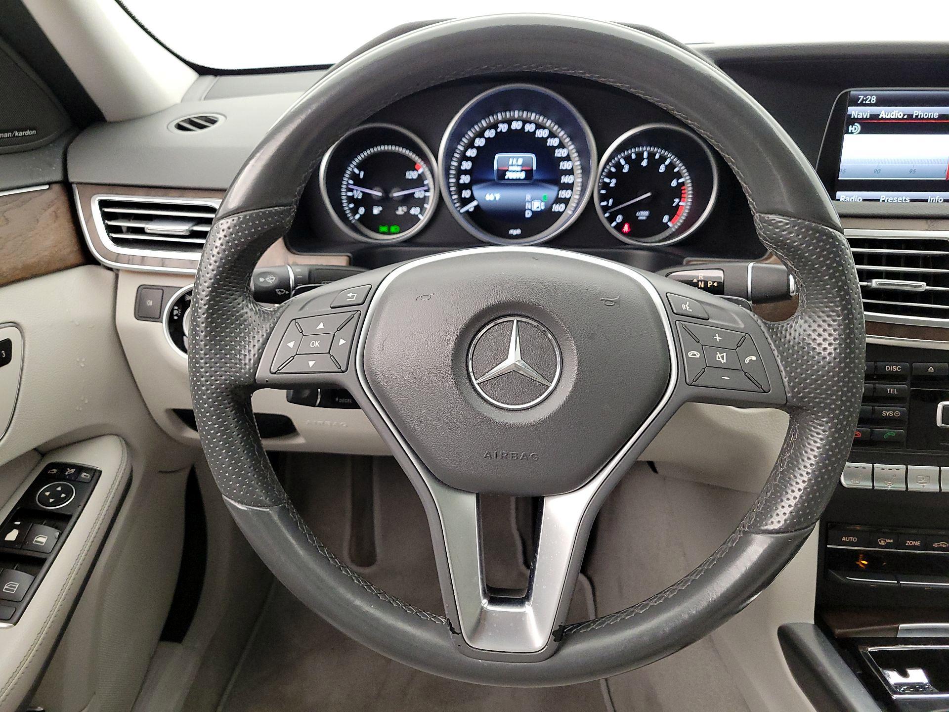 Thumbnail: 2015 Mercedes-Benz E-Class - 10