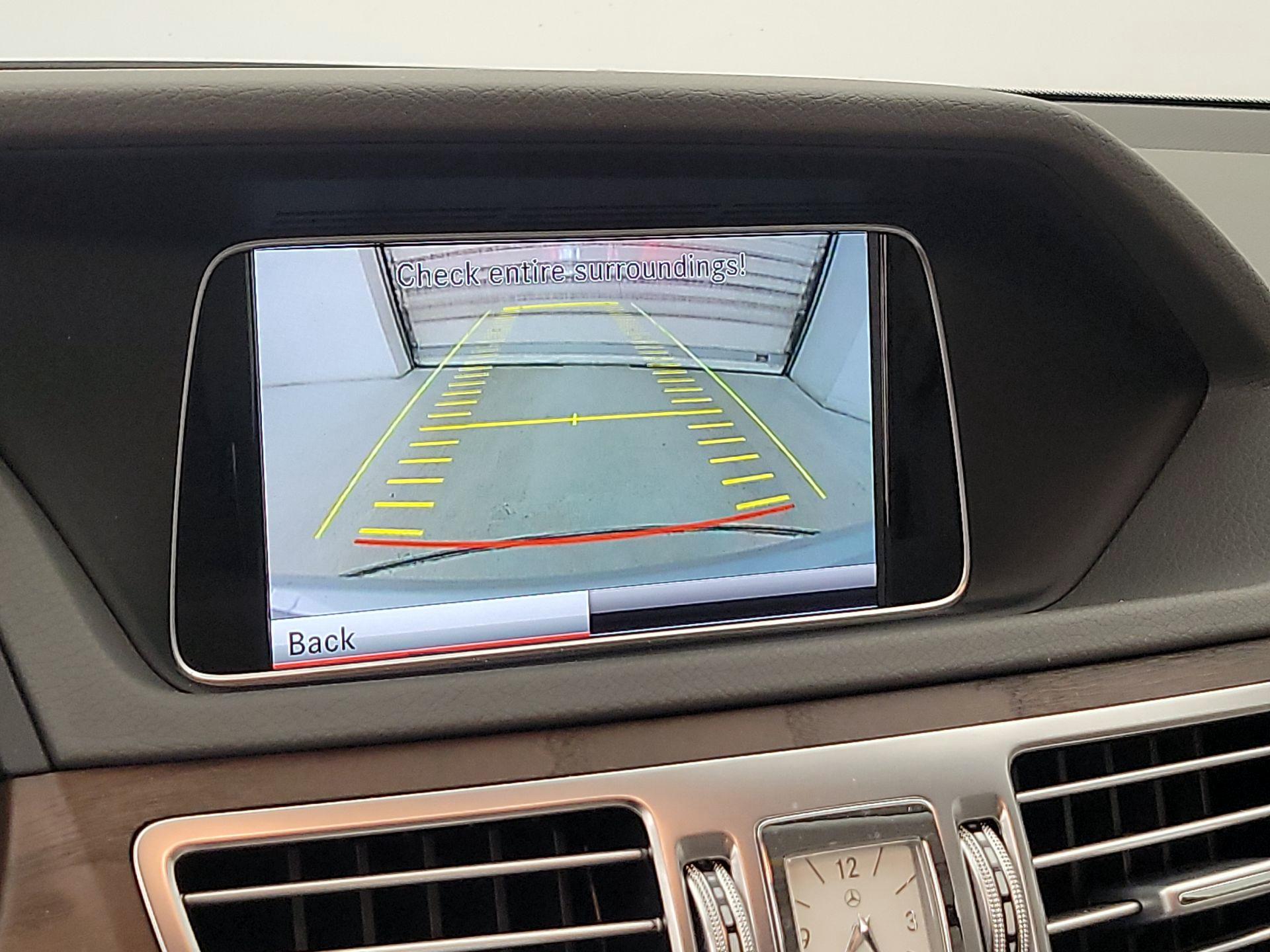 Thumbnail: 2015 Mercedes-Benz E-Class - 15