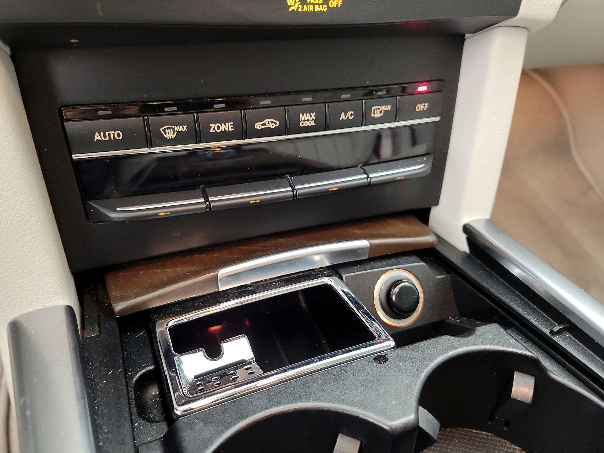 Thumbnail: 2015 Mercedes-Benz E-Class - 17