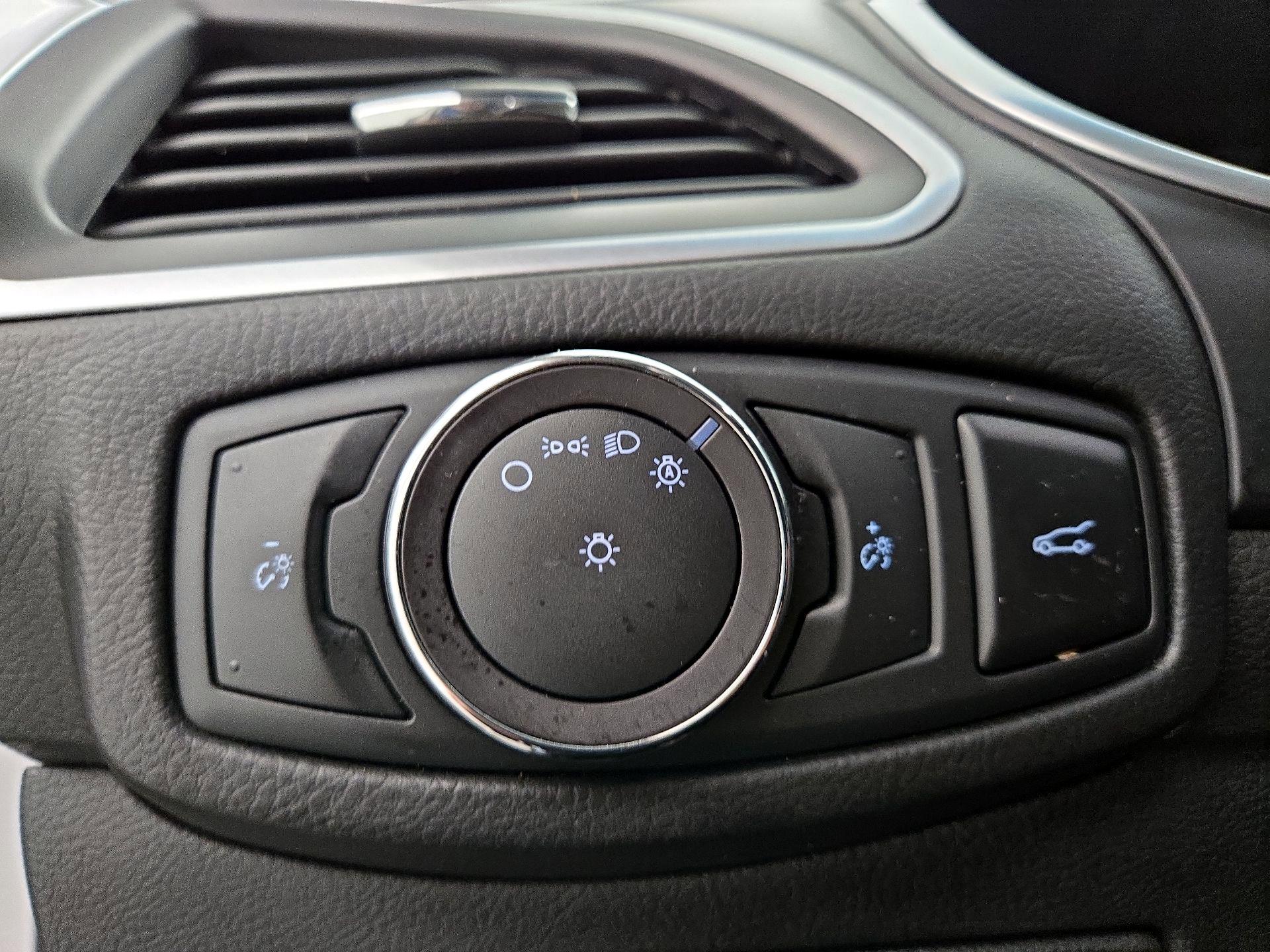 Thumbnail: 2017 Ford Edge - 13