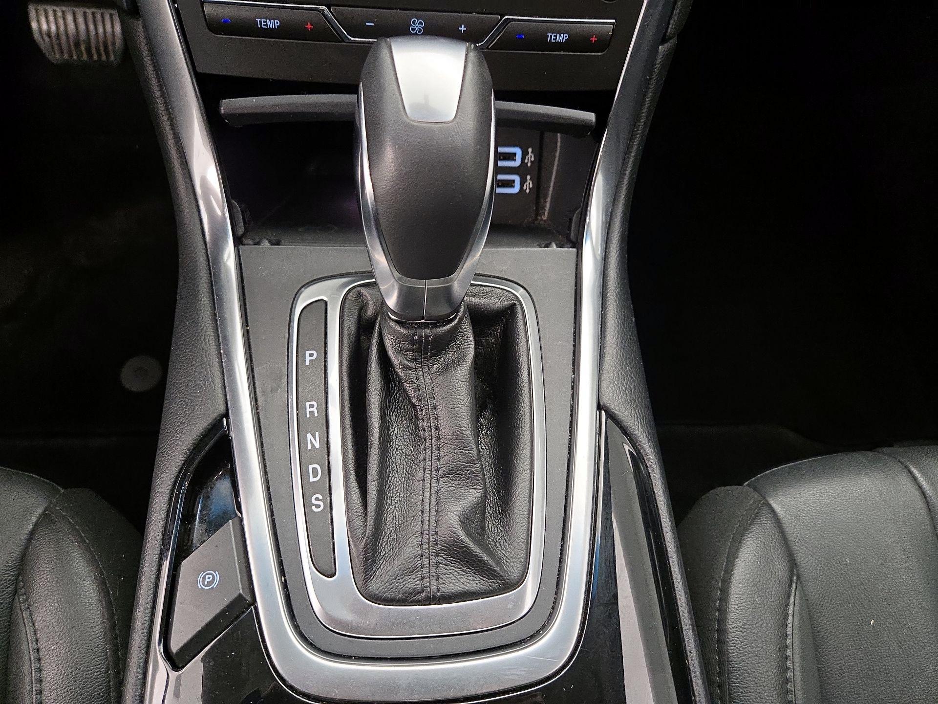 Thumbnail: 2017 Ford Edge - 18