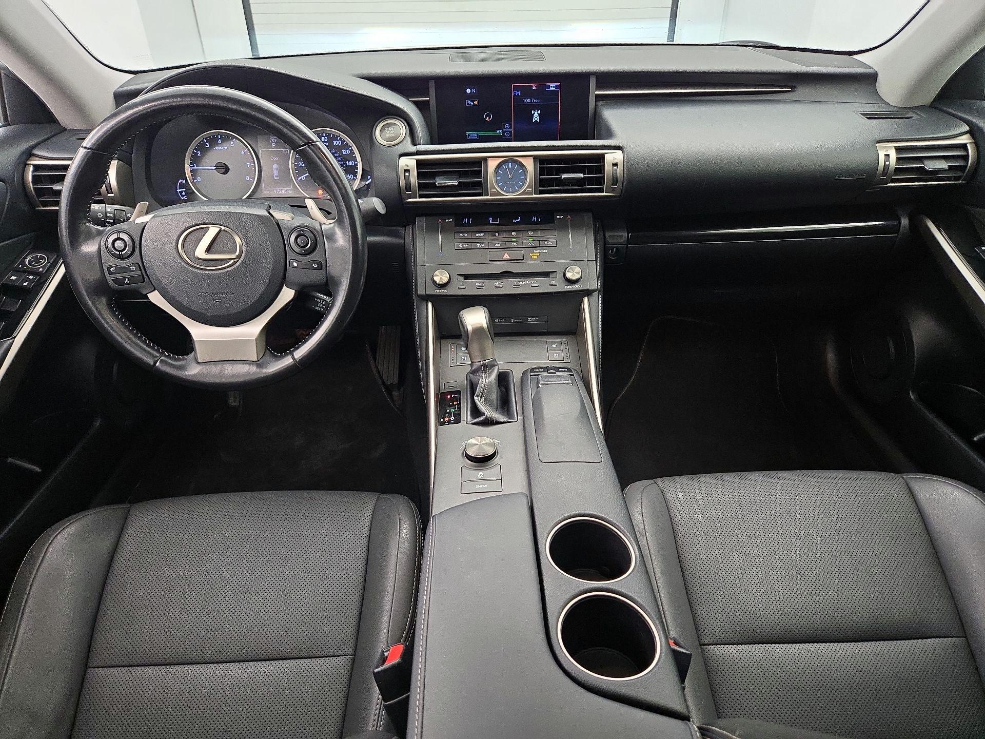 Thumbnail: 2016 Lexus IS - 9