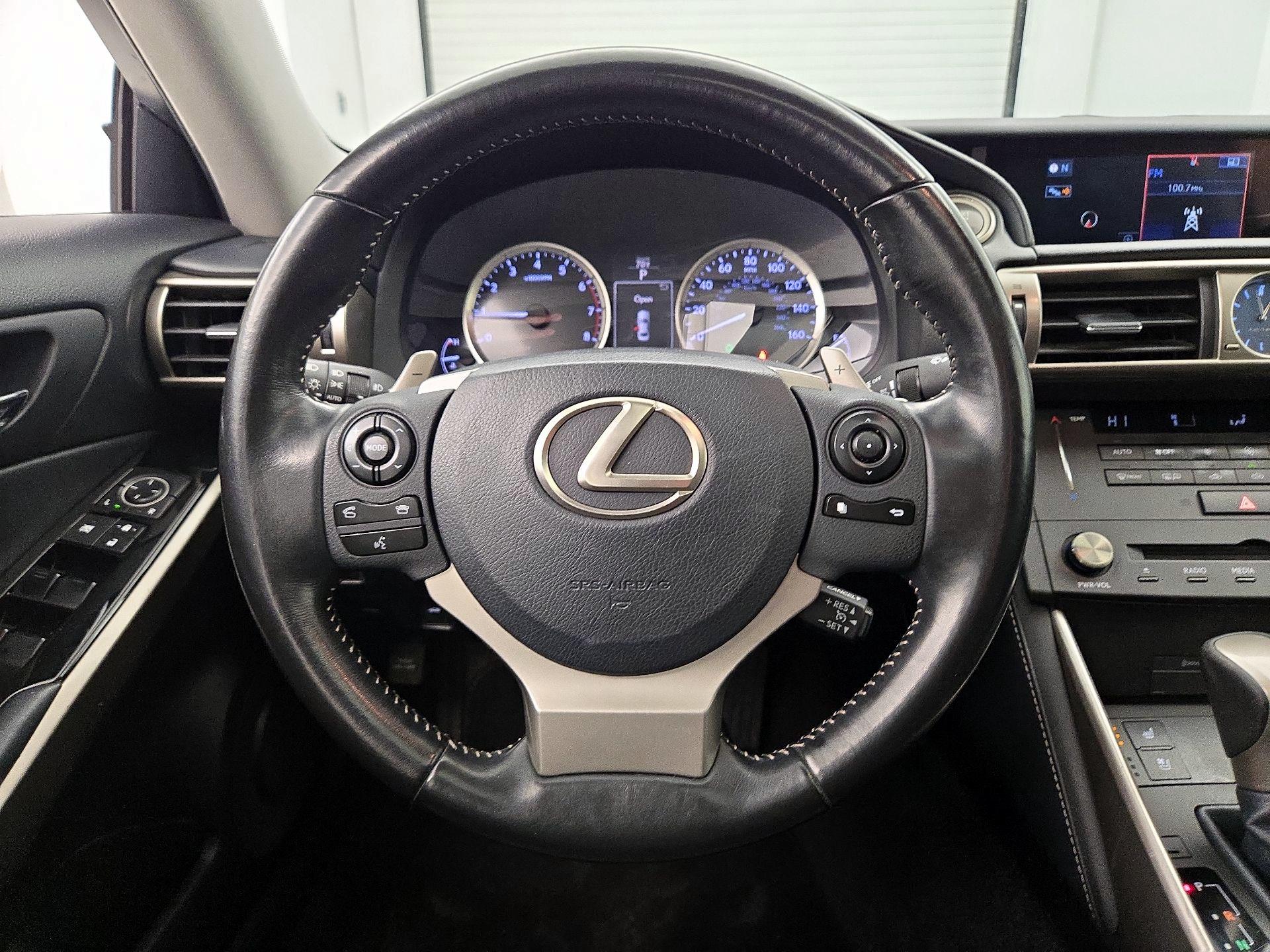 Thumbnail: 2016 Lexus IS - 10