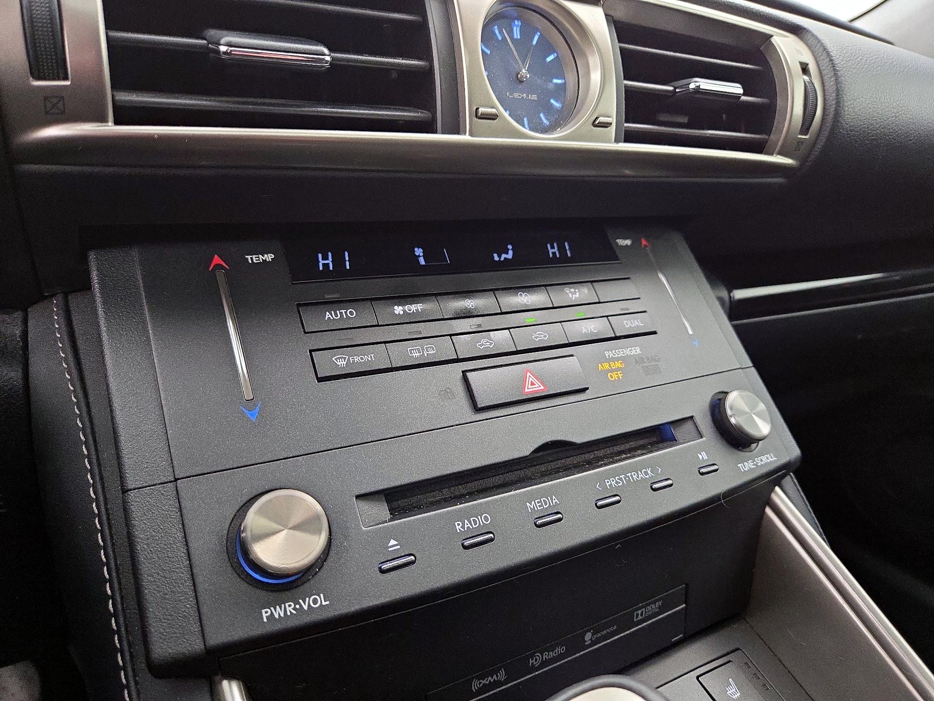 Thumbnail: 2016 Lexus IS - 17