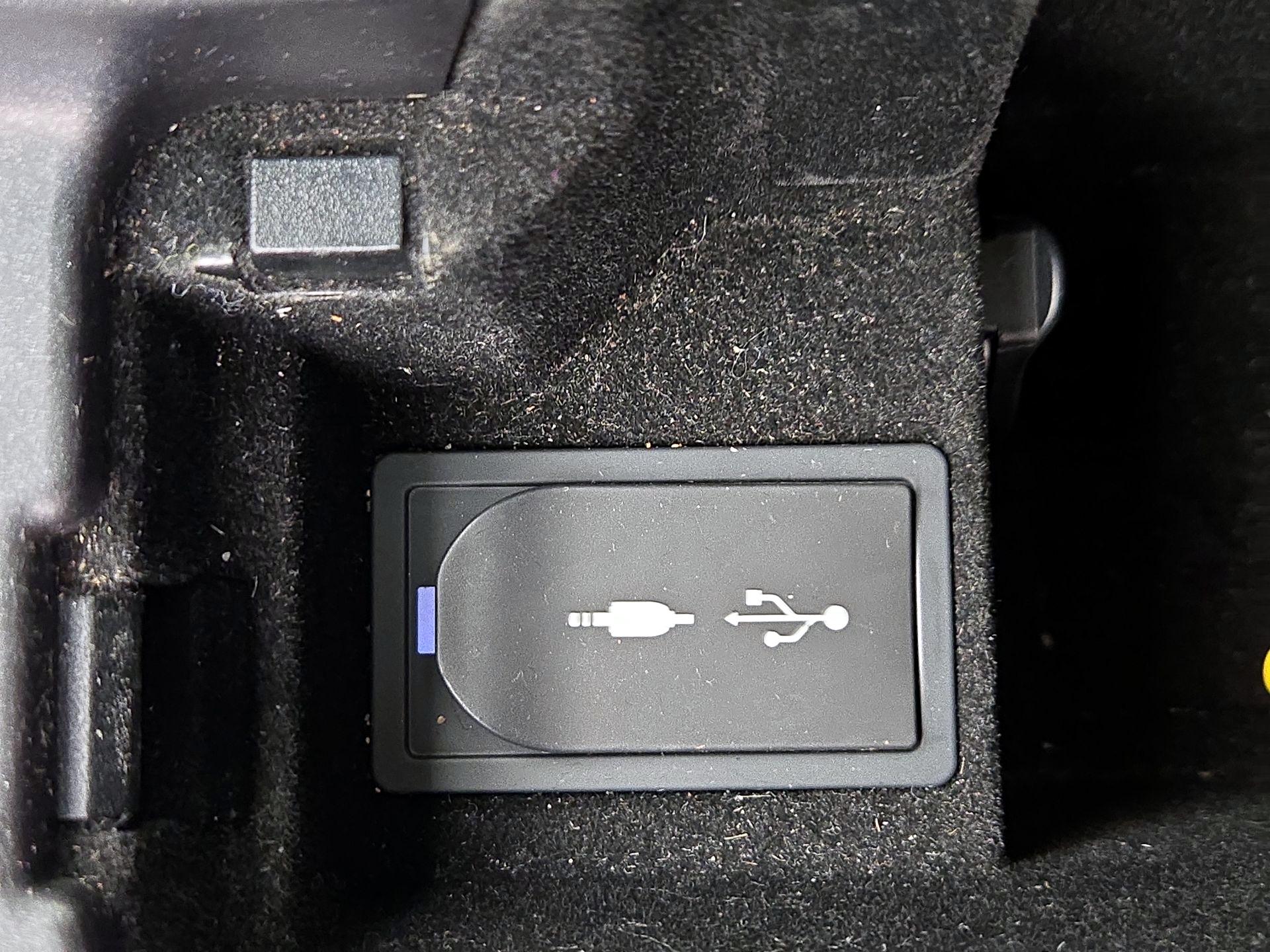 Thumbnail: 2016 Lexus IS - 19