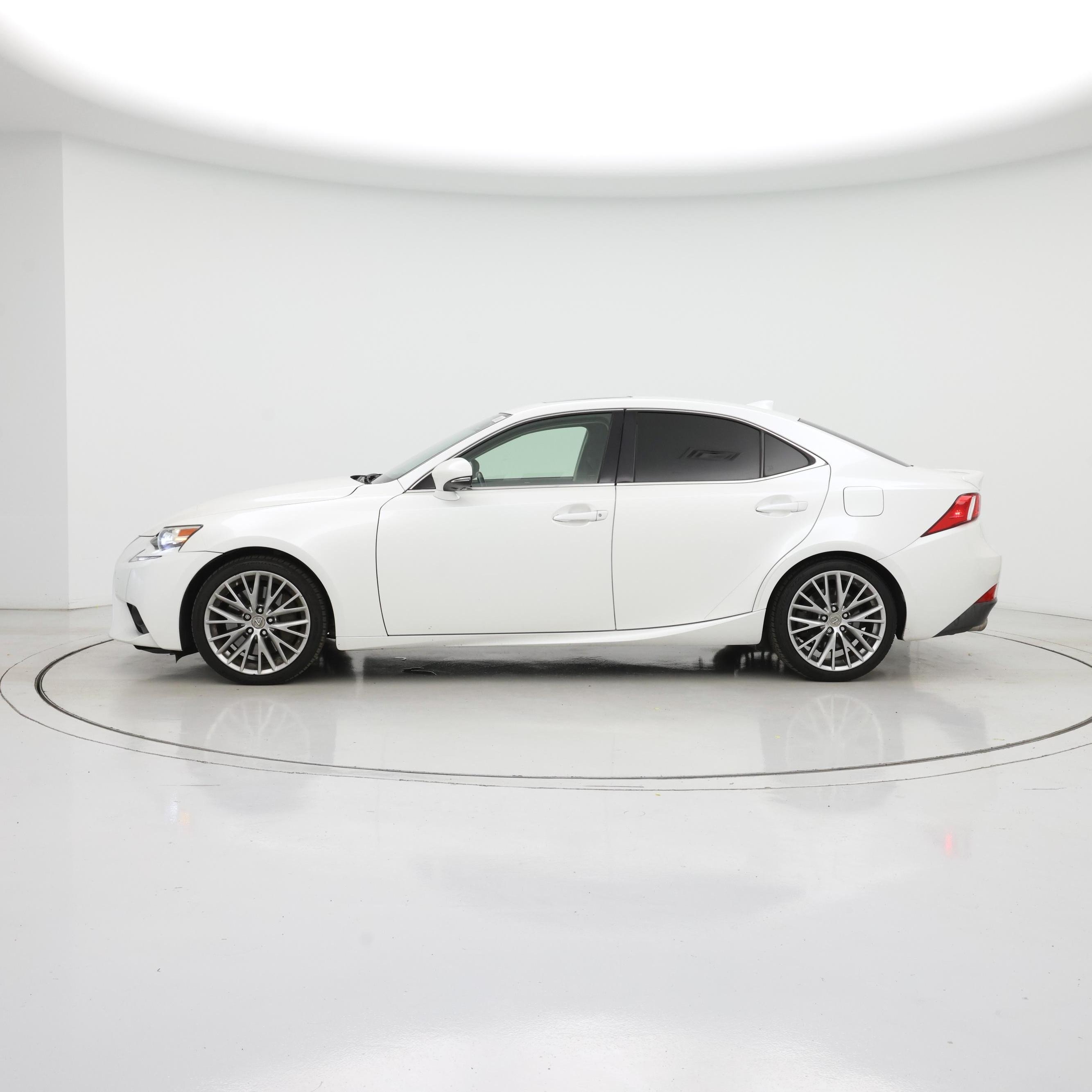 Thumbnail: 2016 Lexus IS - 3