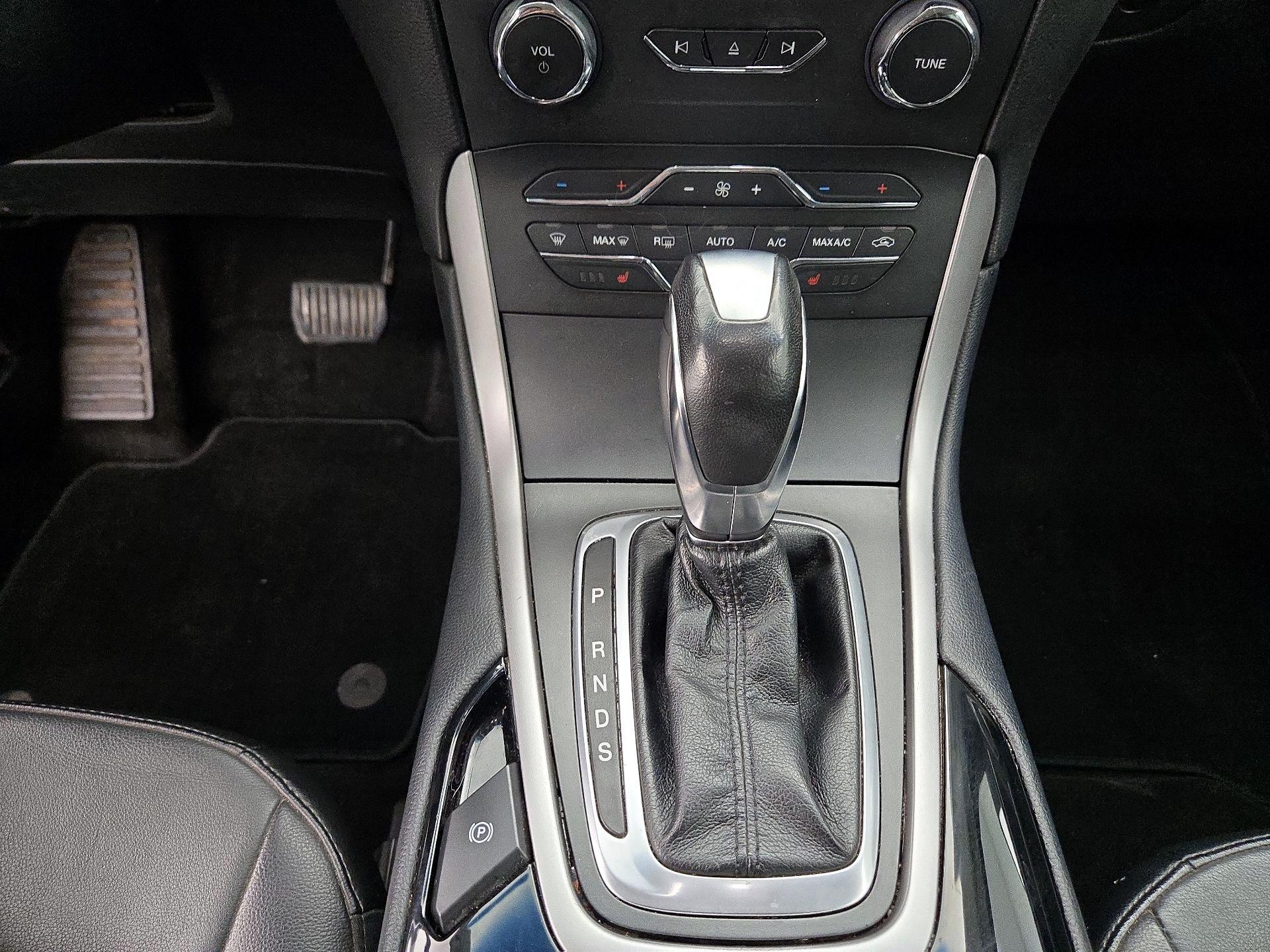 Thumbnail: 2018 Ford Edge - 18