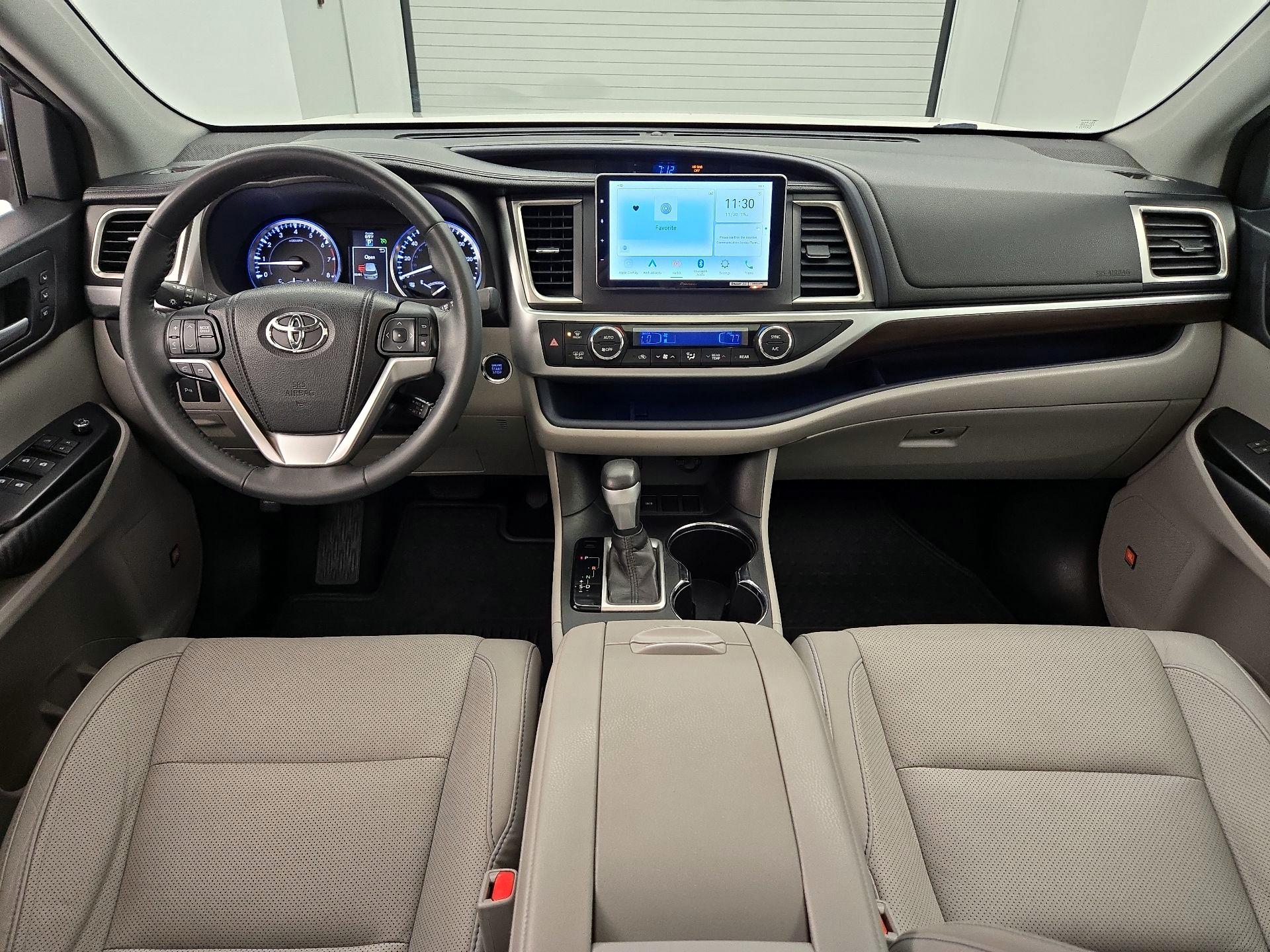 Thumbnail: 2014 Toyota Highlander - 9