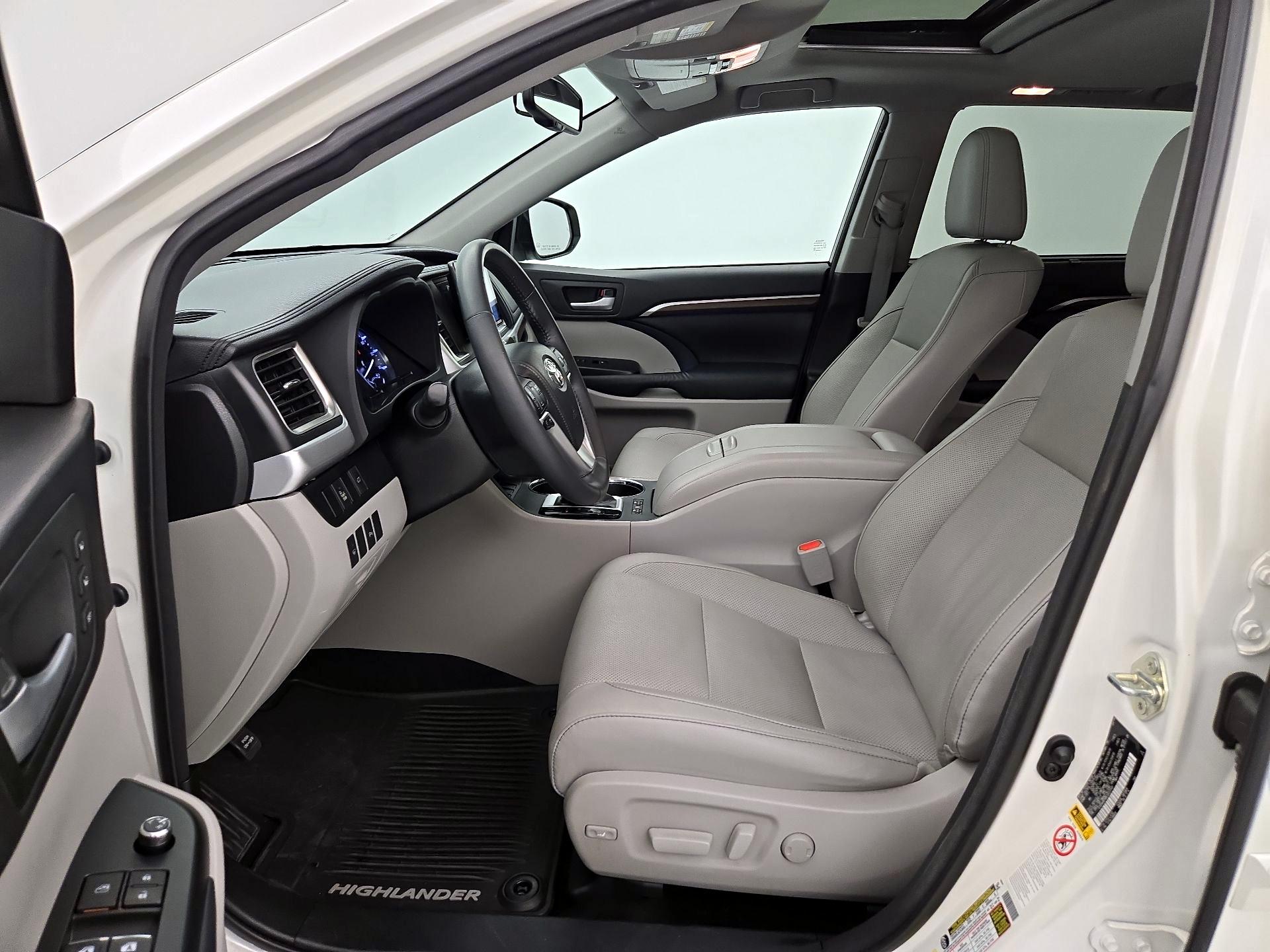 Thumbnail: 2014 Toyota Highlander - 11