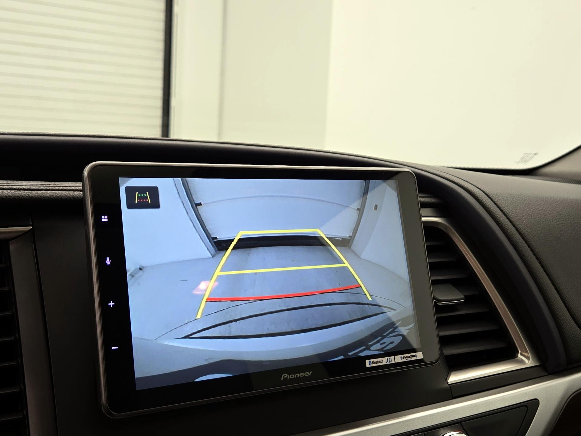 Thumbnail: 2014 Toyota Highlander - 14