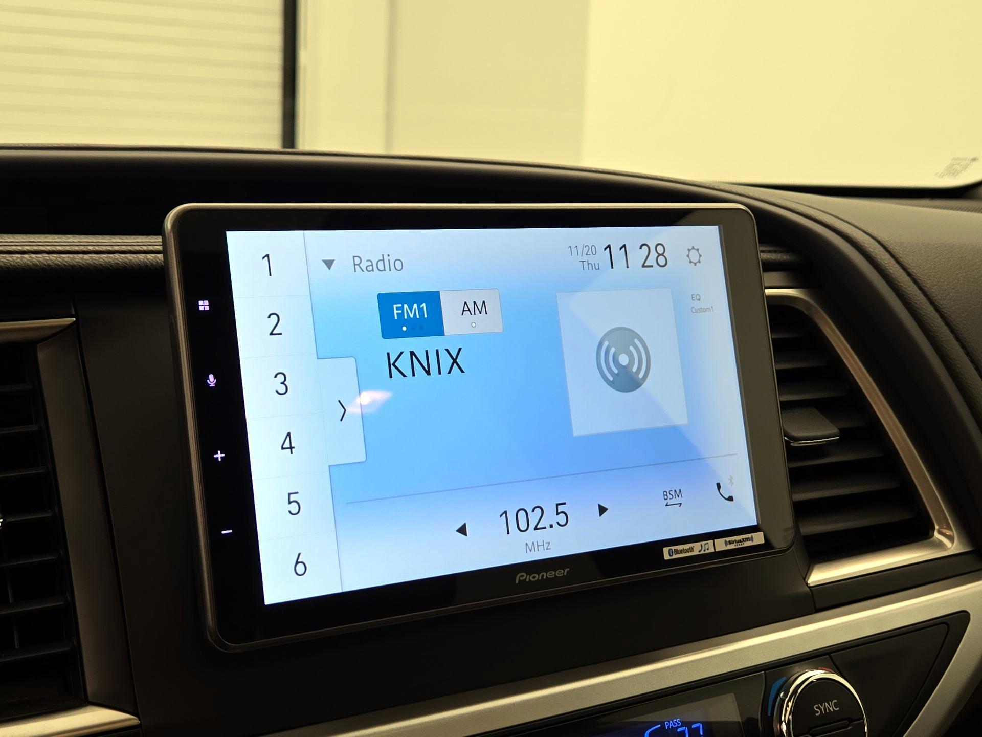 Thumbnail: 2014 Toyota Highlander - 15