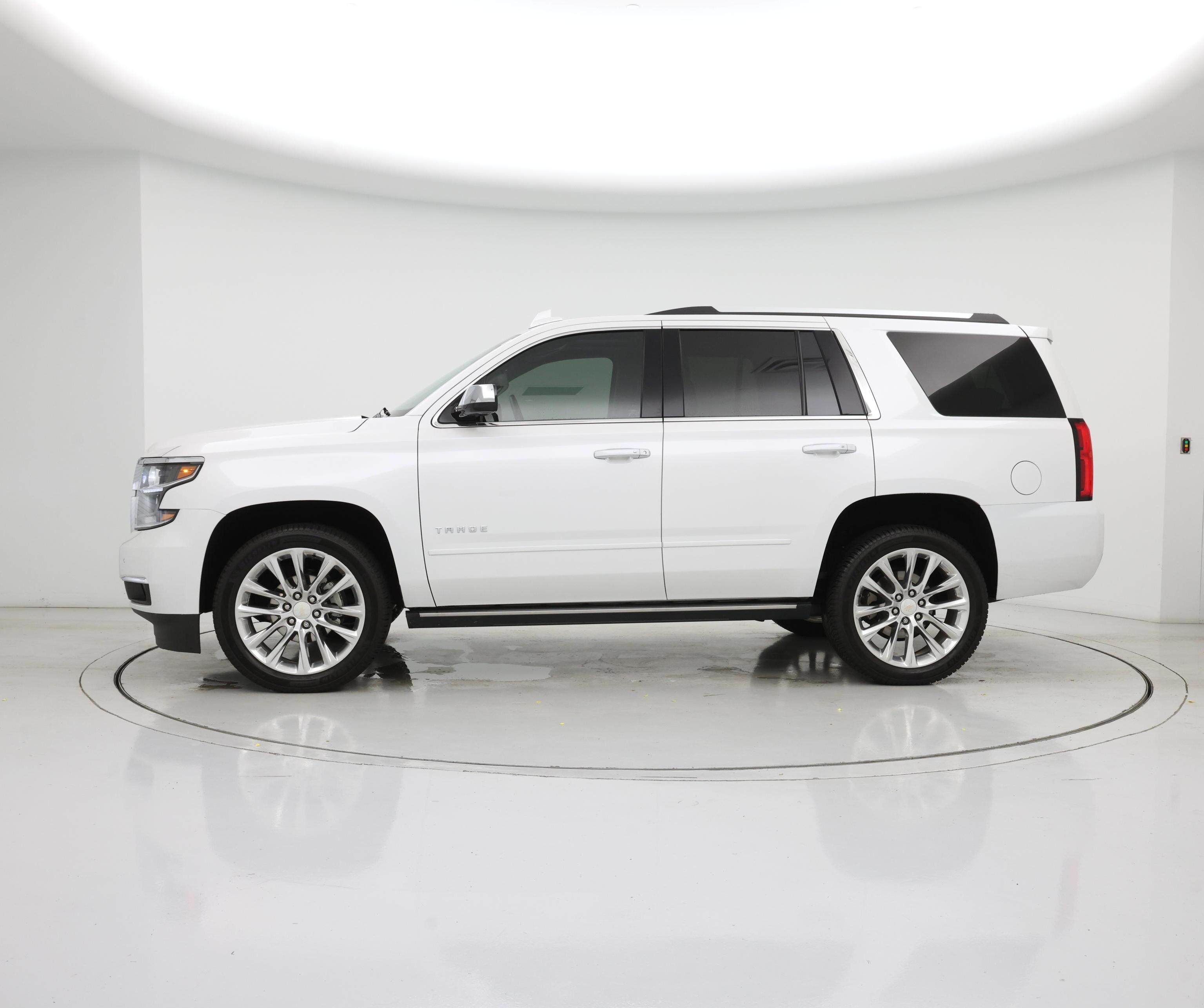 Thumbnail: 2019 Chevrolet Tahoe - 3