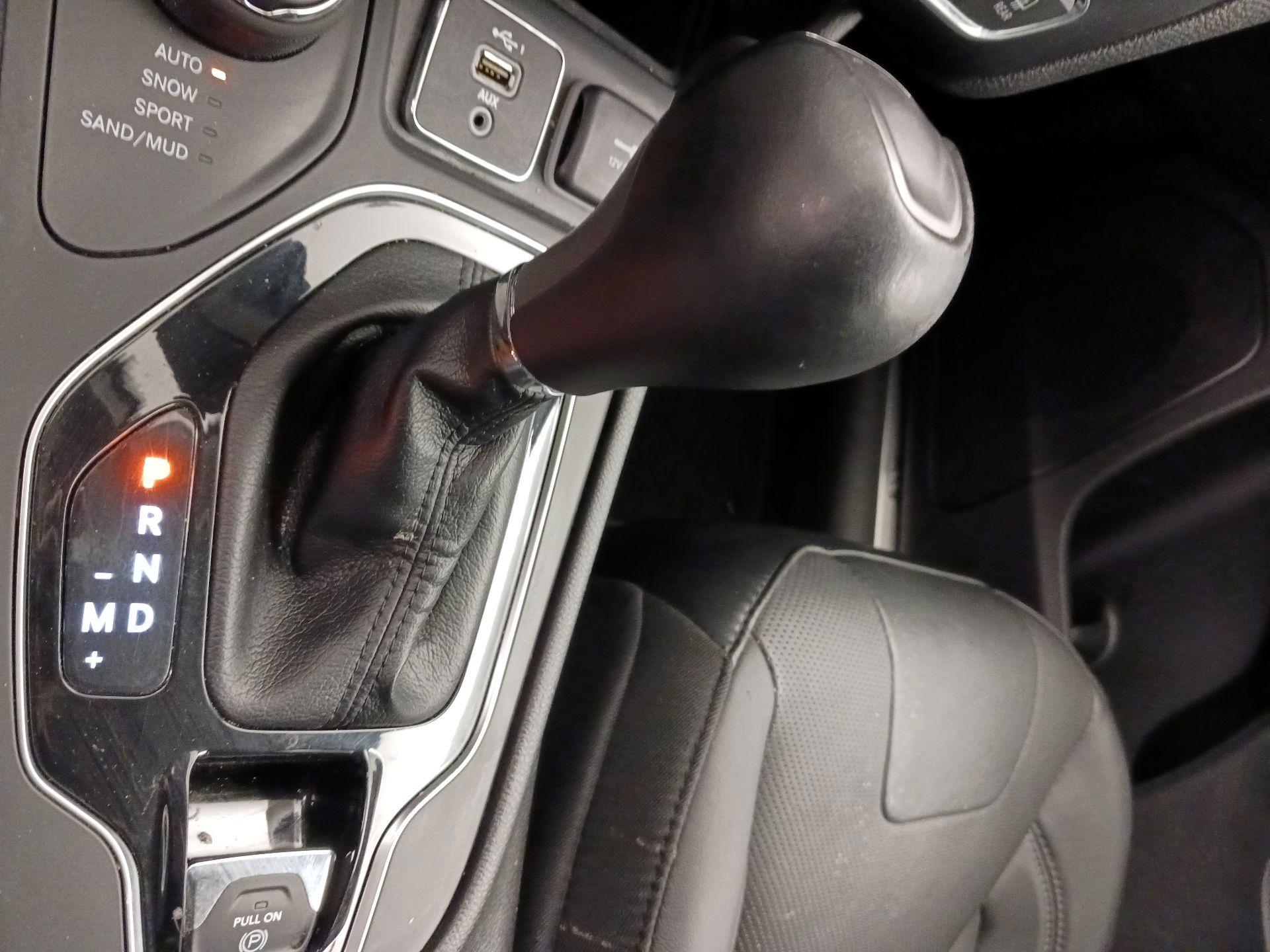 Thumbnail: 2021 Jeep Cherokee - 17