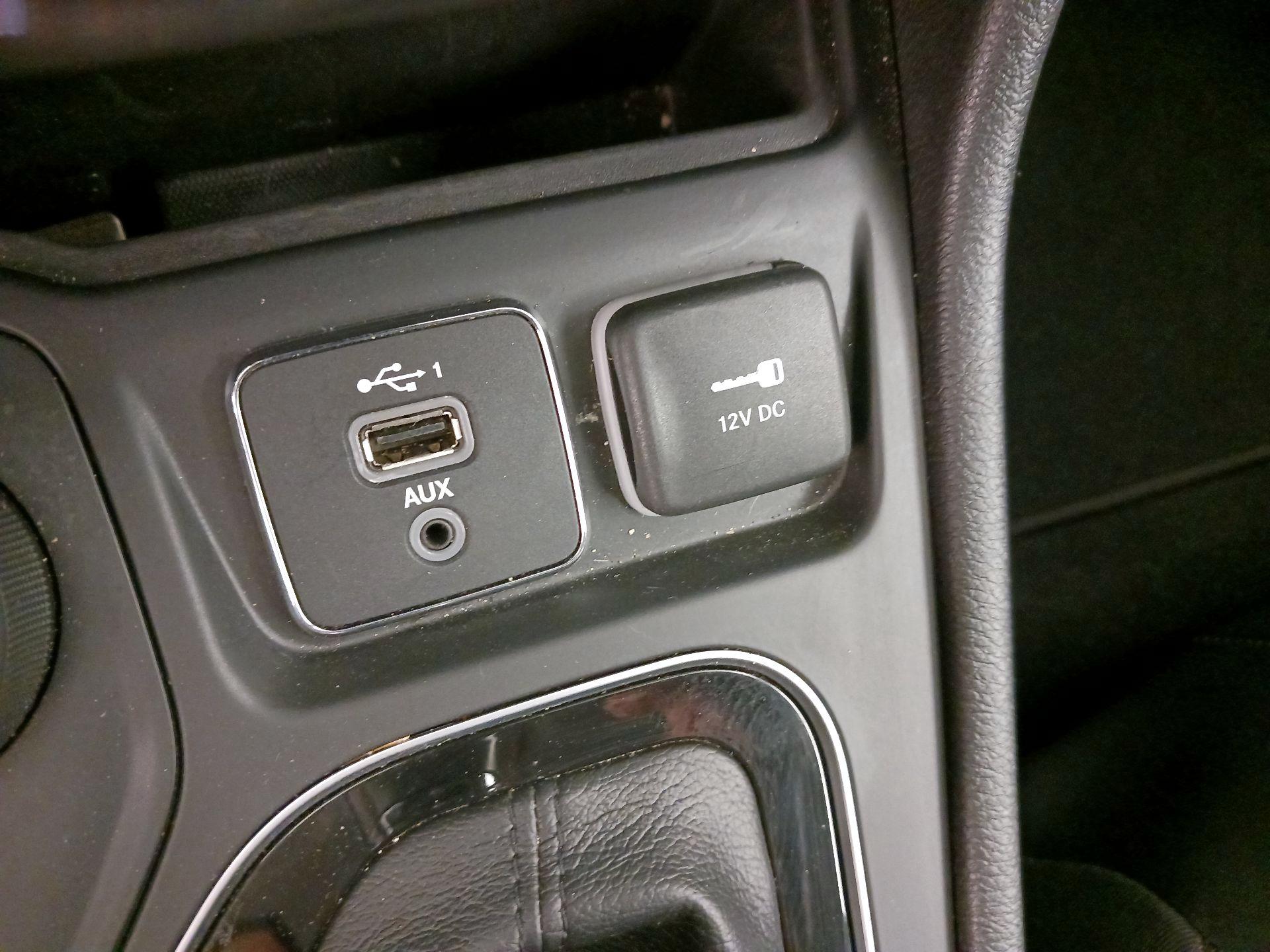 Thumbnail: 2021 Jeep Cherokee - 18