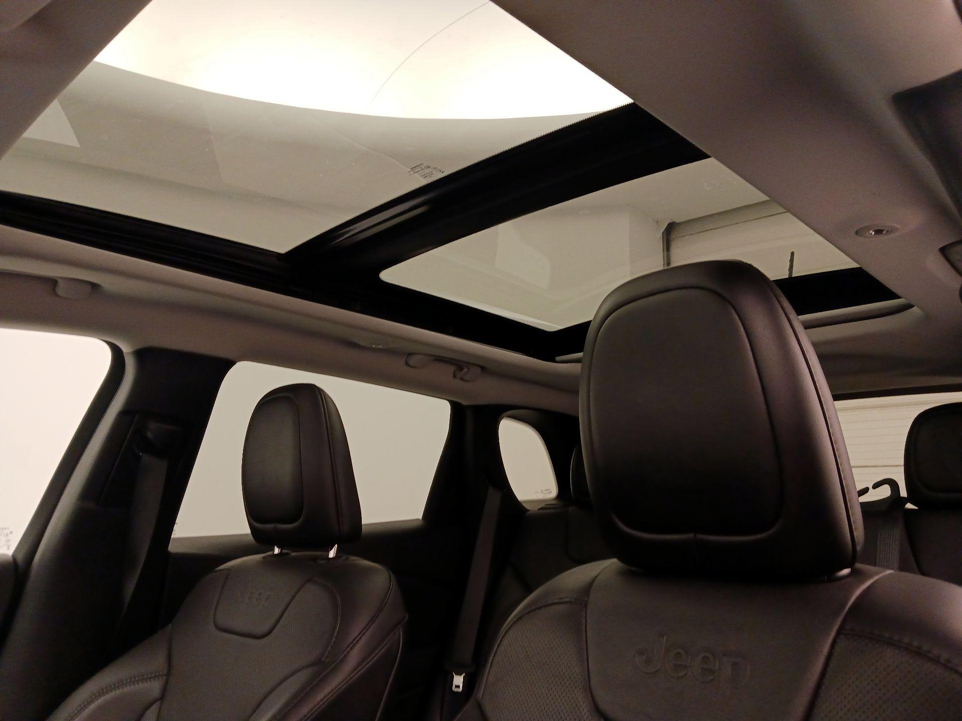 Thumbnail: 2021 Jeep Cherokee - 19