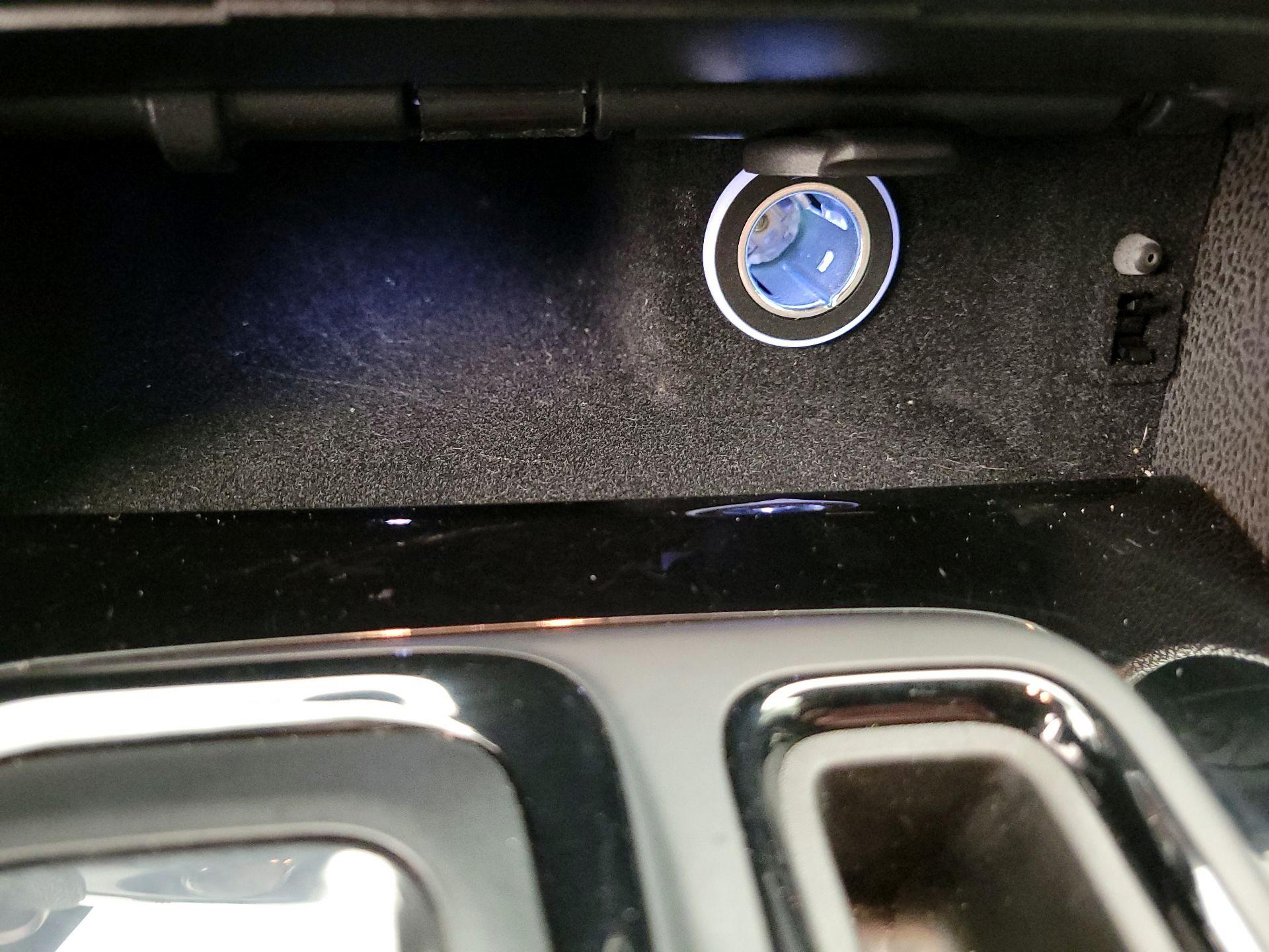 Thumbnail: 2021 Chrysler 300 - 19