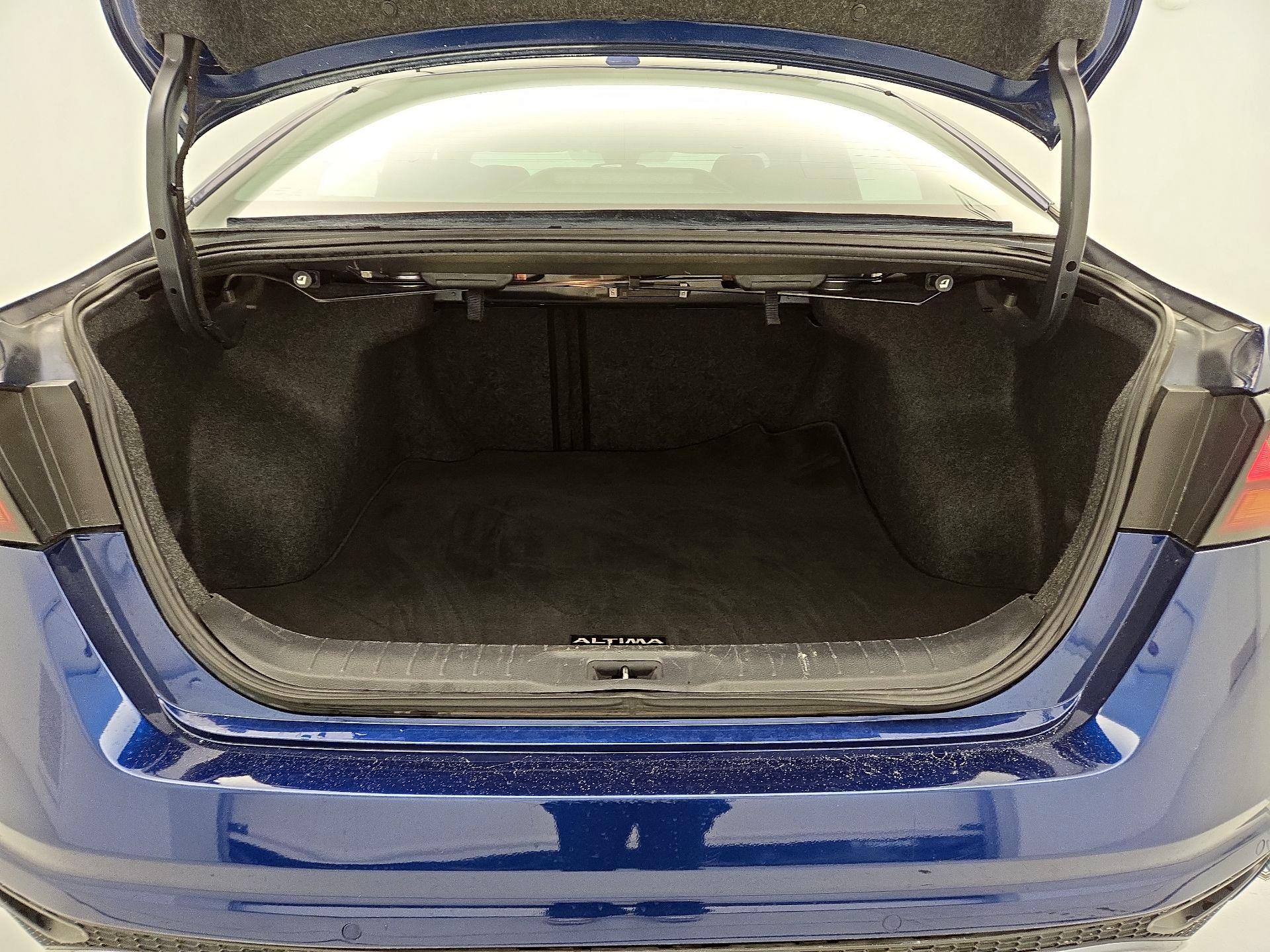 Thumbnail: 2020 Nissan Altima - 20