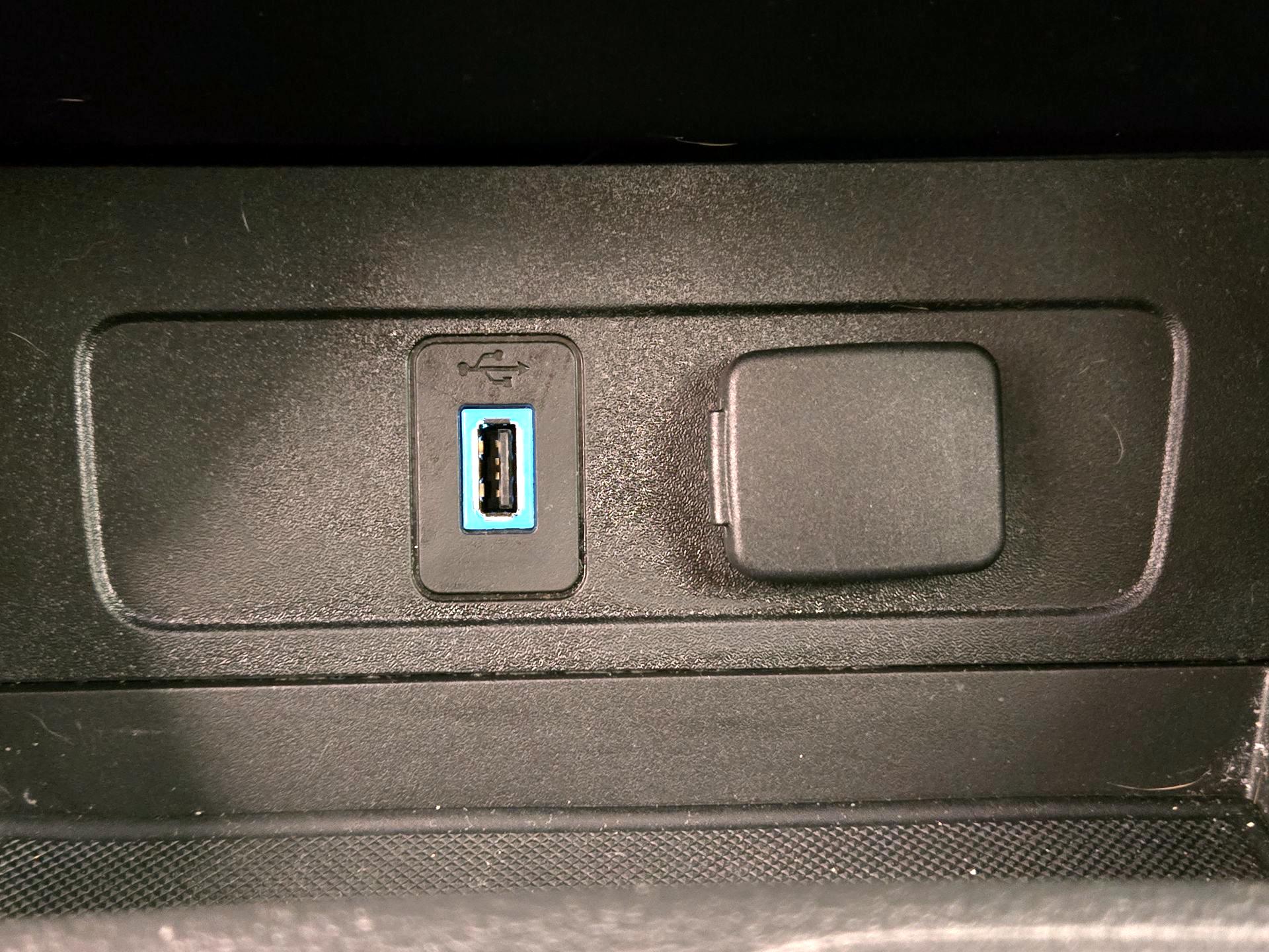 Thumbnail: 2019 Ford Escape - 18