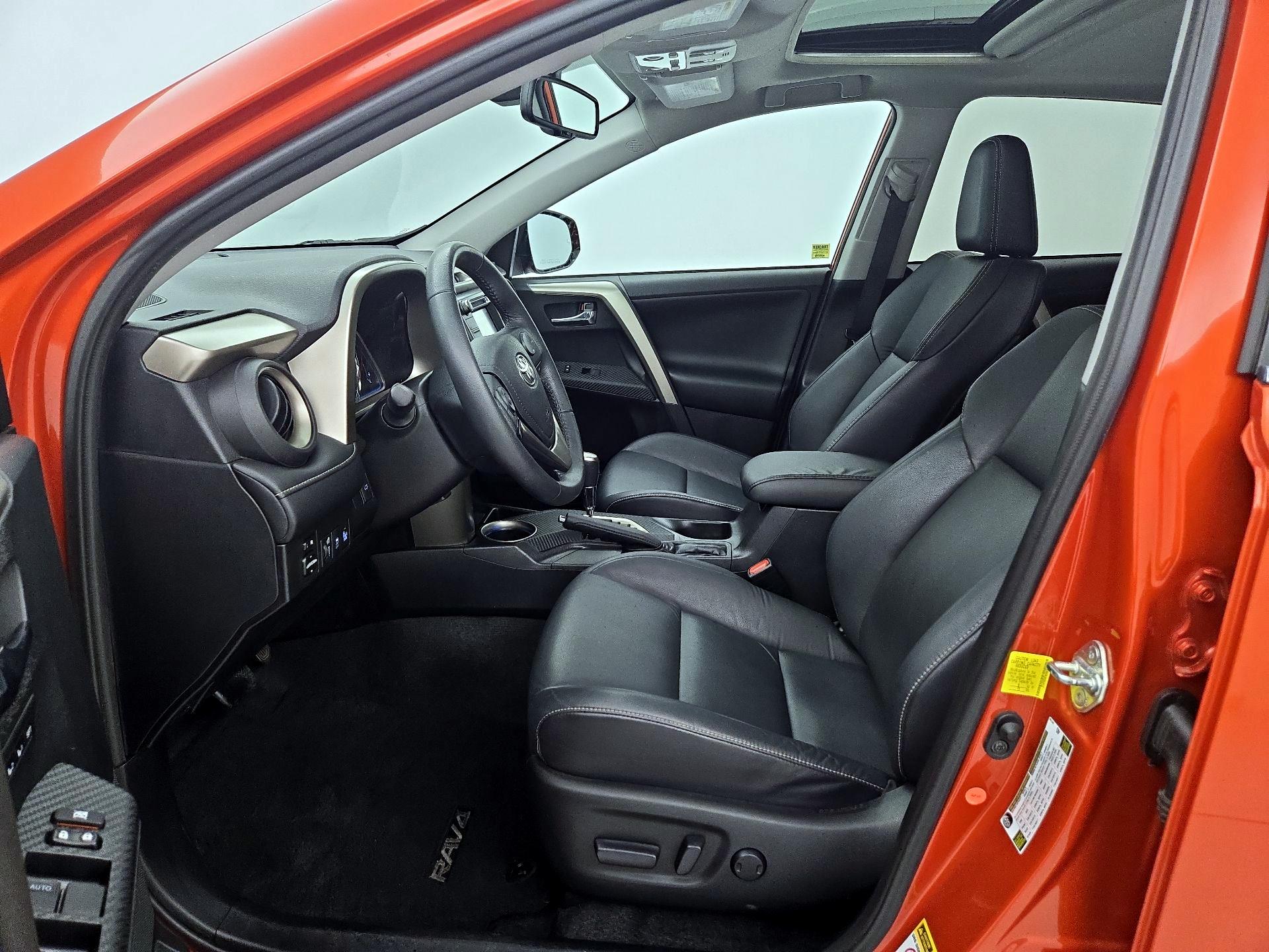 Thumbnail: 2015 Toyota RAV4 - 11