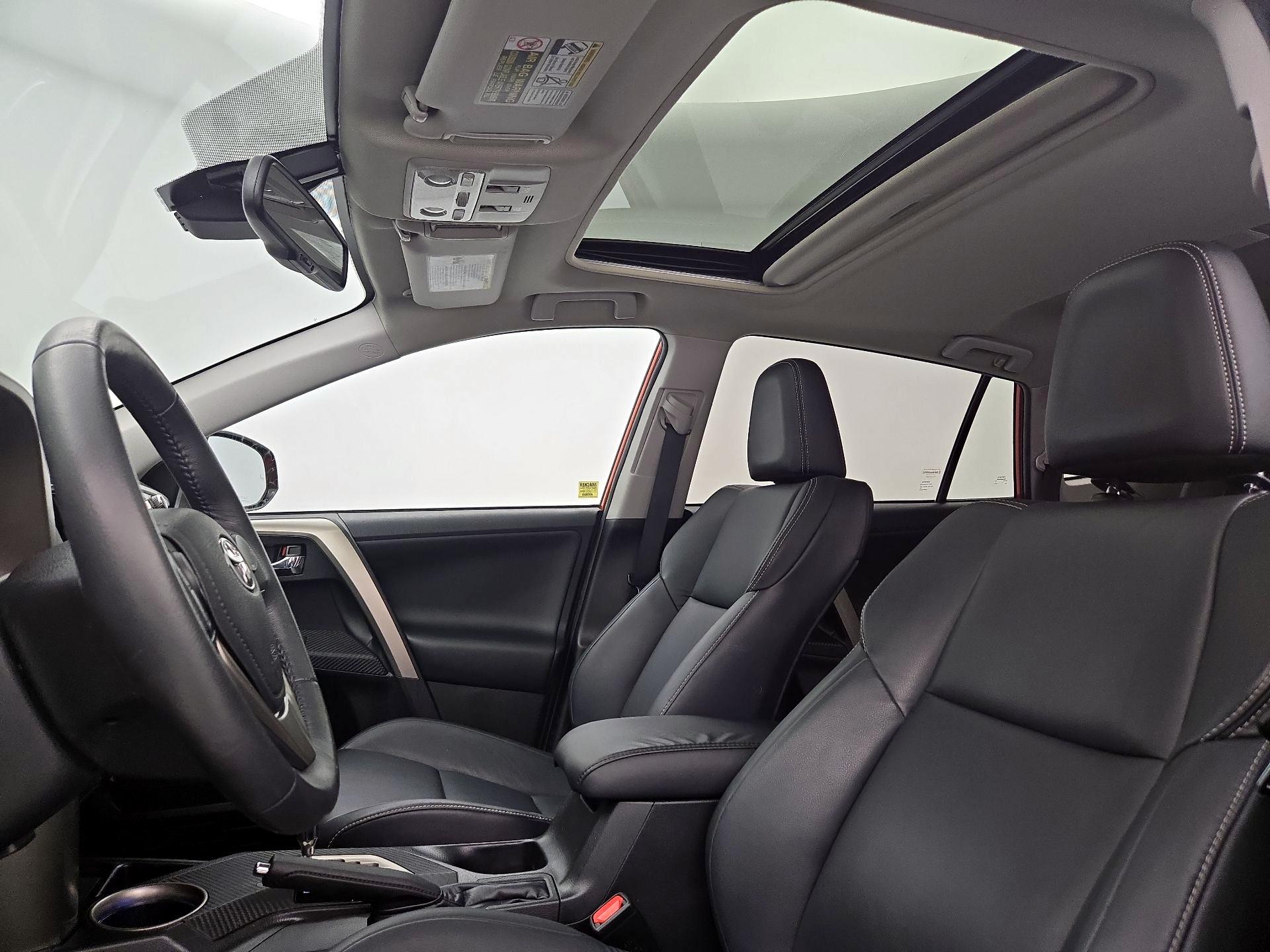 Thumbnail: 2015 Toyota RAV4 - 19