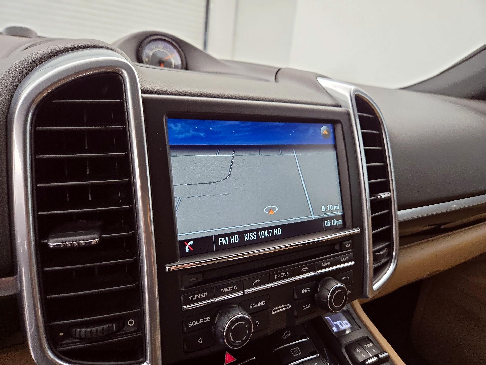 Thumbnail: 2016 Porsche Cayenne - 14