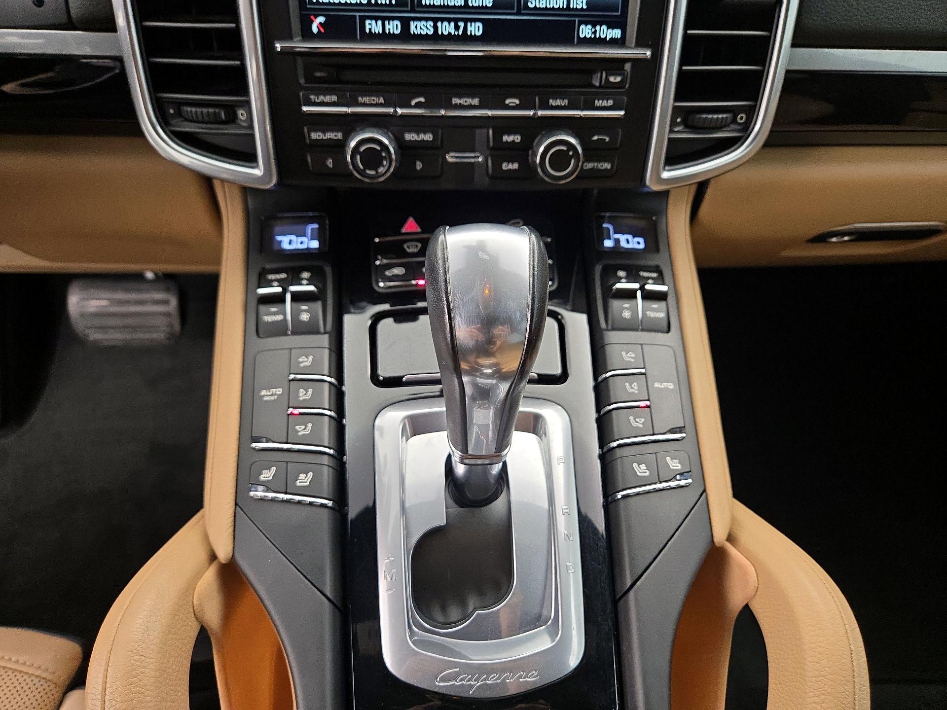 Thumbnail: 2016 Porsche Cayenne - 18