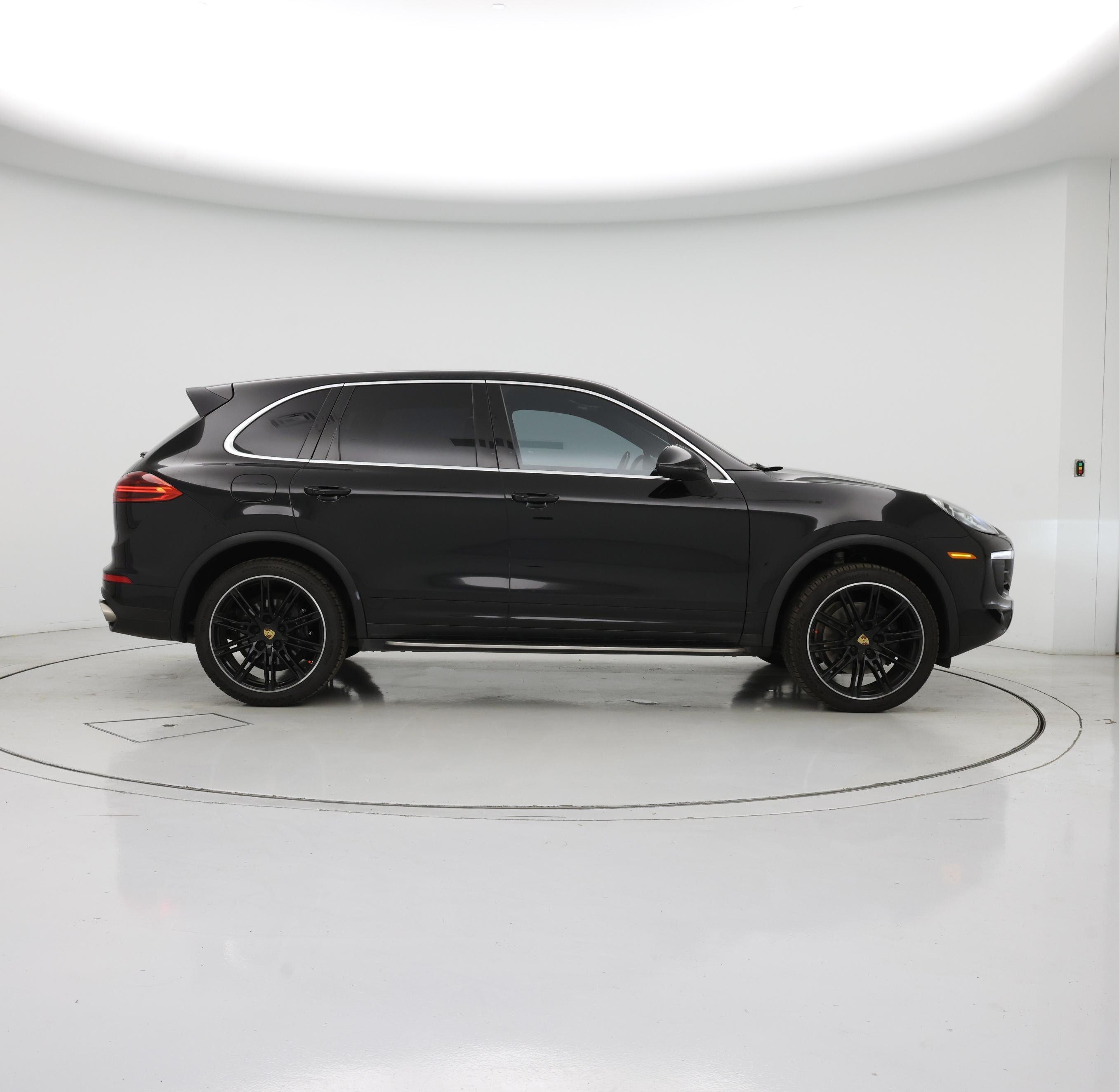 Thumbnail: 2016 Porsche Cayenne - 7