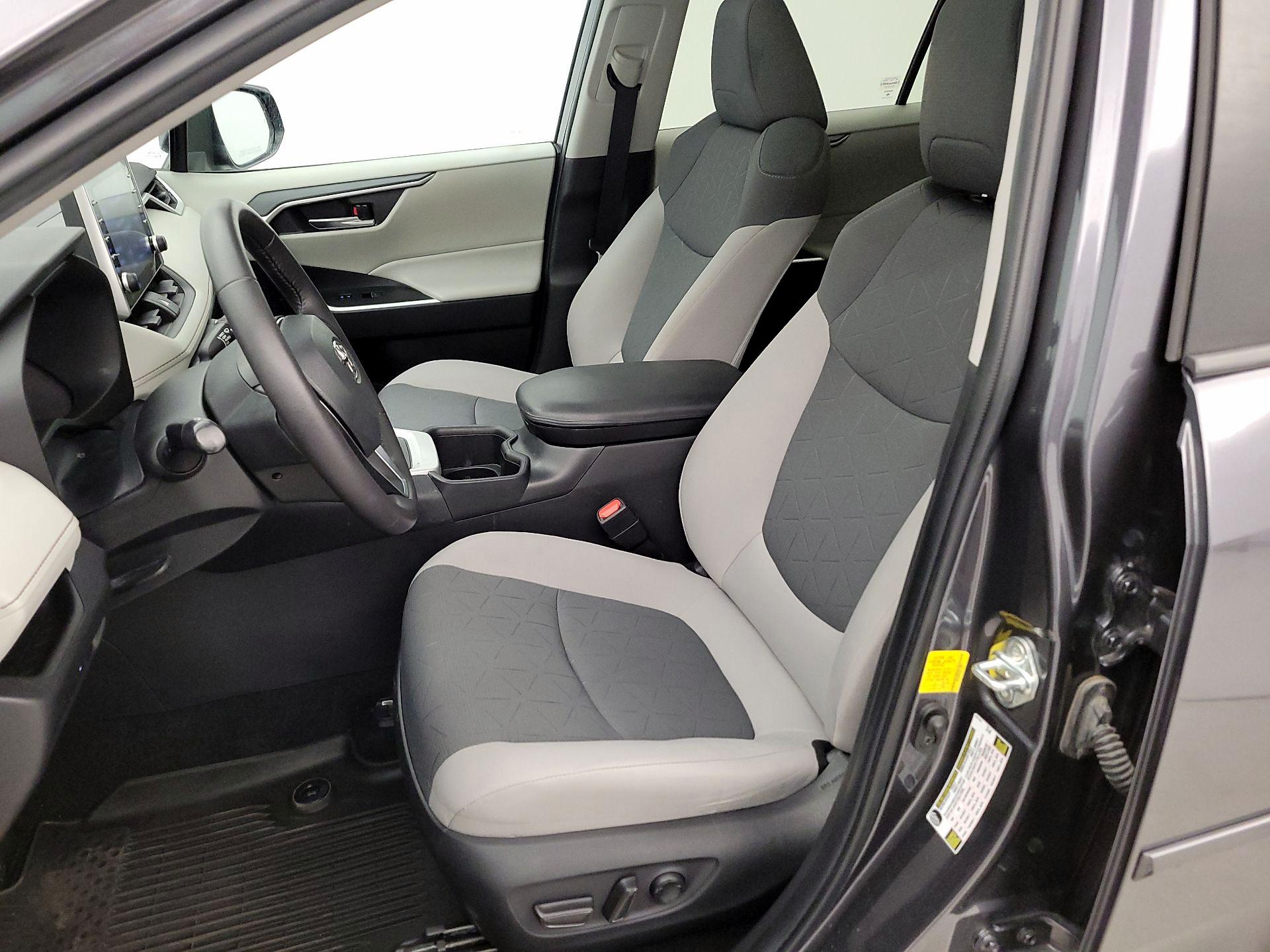 Thumbnail: 2022 Toyota RAV4 - 11