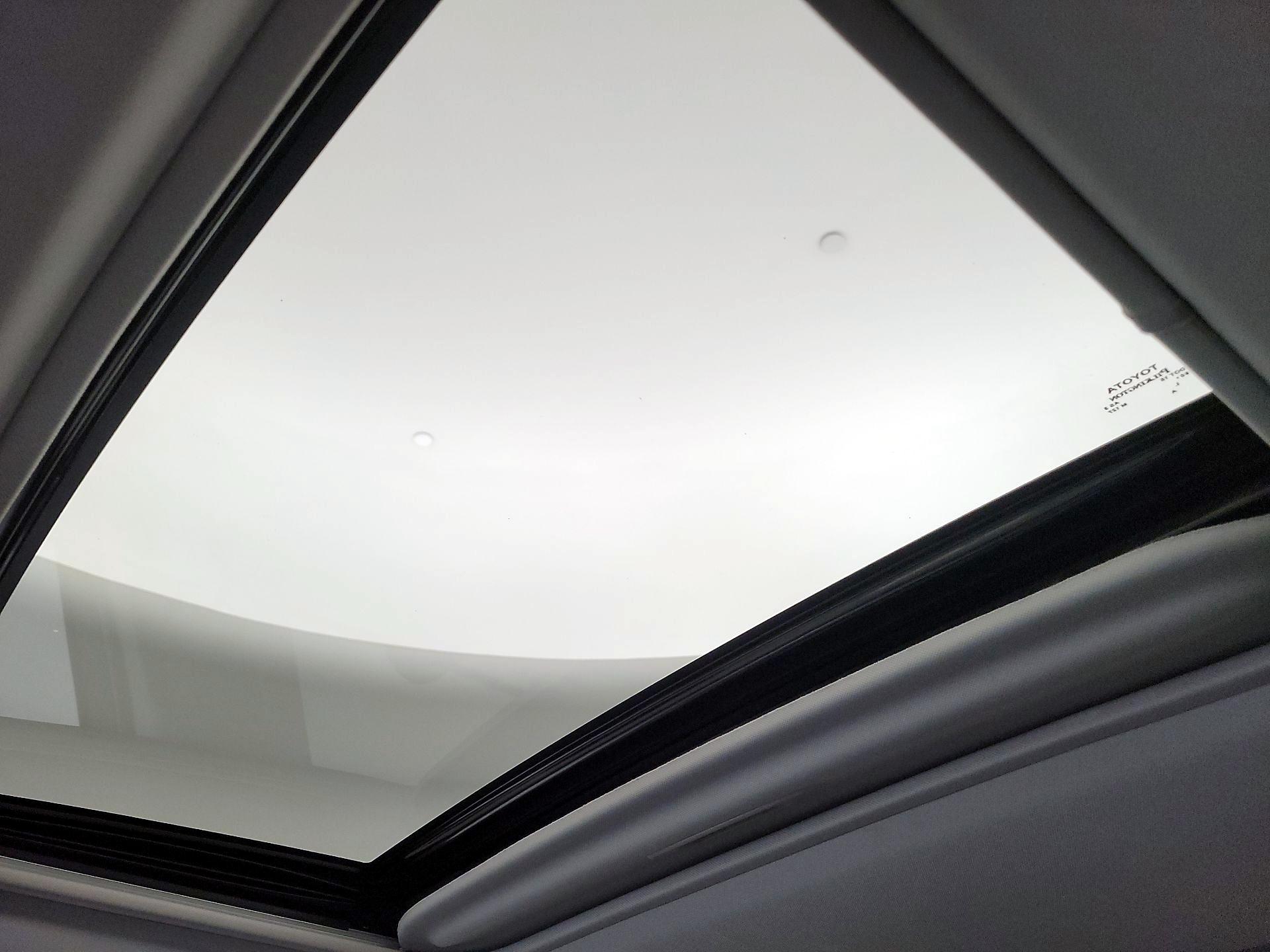 Thumbnail: 2022 Toyota RAV4 - 19