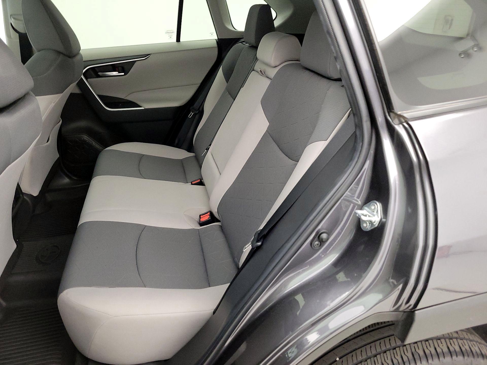 Thumbnail: 2022 Toyota RAV4 - 20