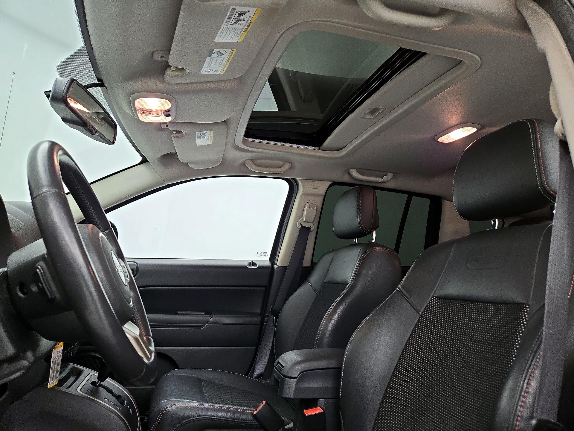 Thumbnail: 2016 Jeep Compass - 17