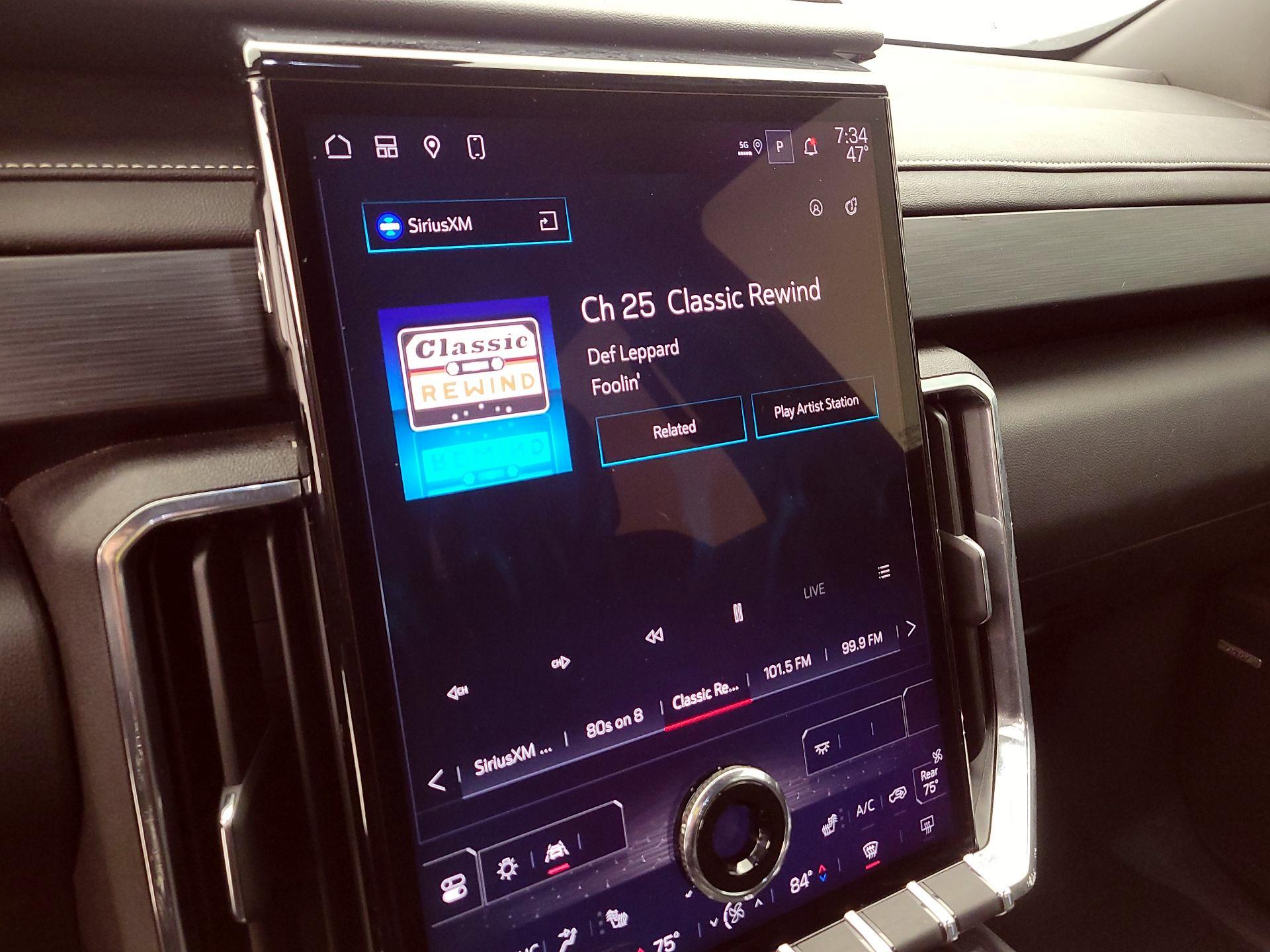 Thumbnail: 2025 GMC Acadia - 16