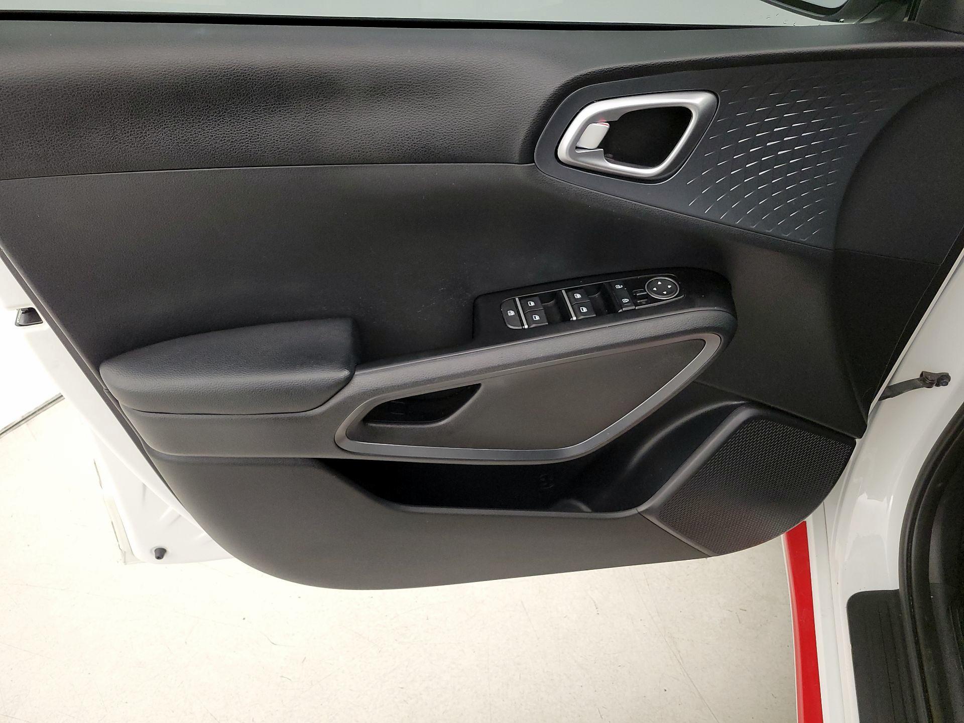 Thumbnail: 2020 Kia Soul - 12