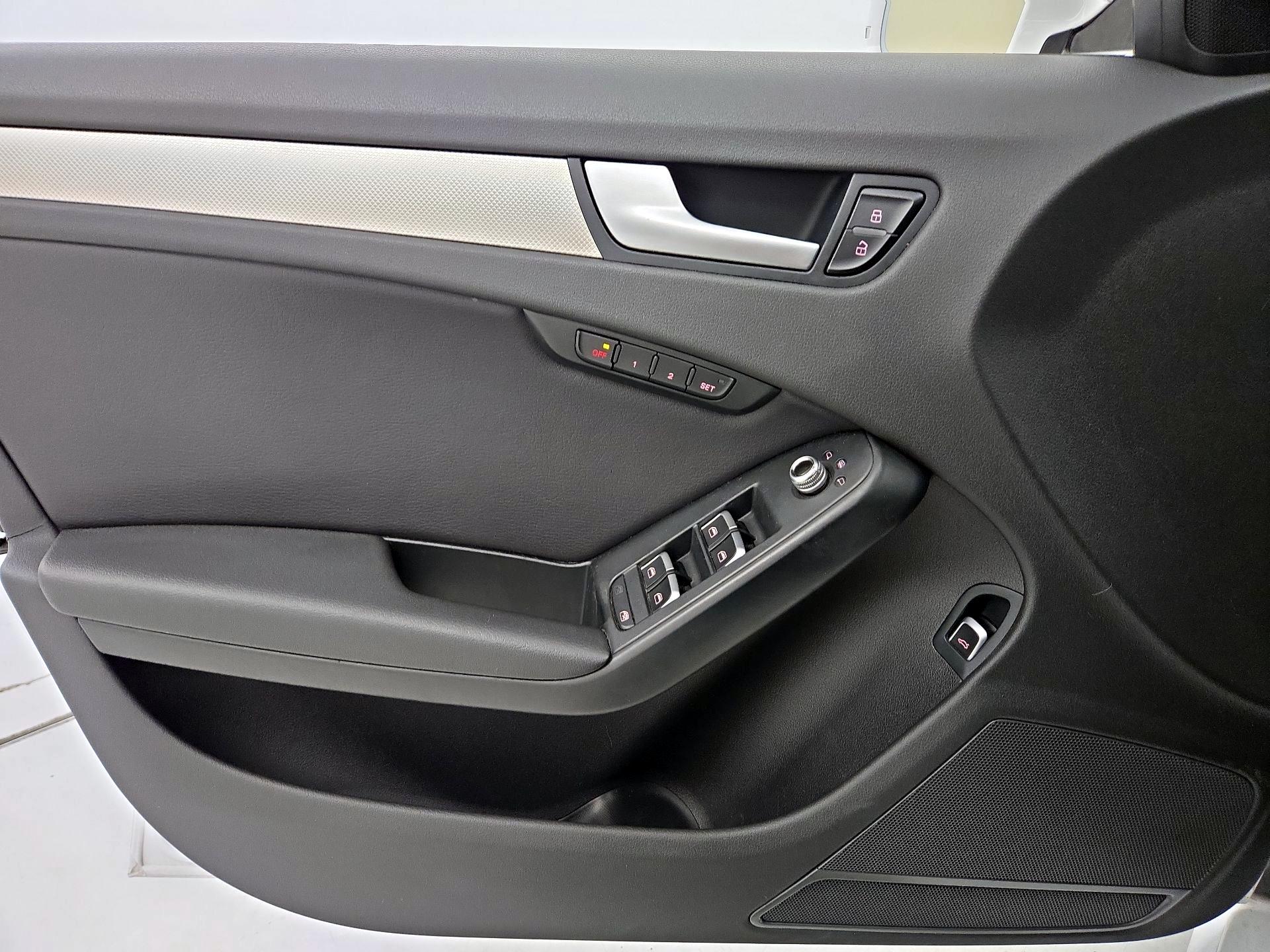 Thumbnail: 2015 Audi A4 - 12