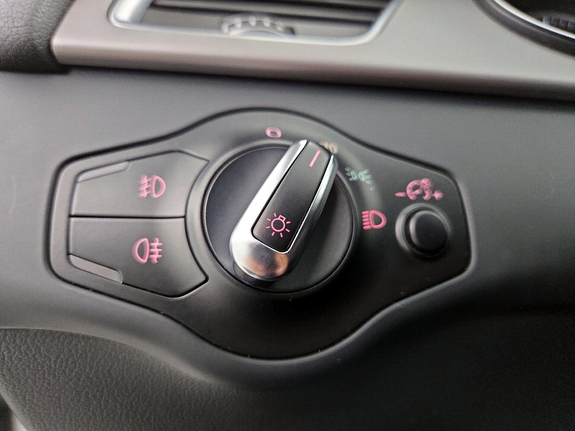 Thumbnail: 2015 Audi A4 - 13